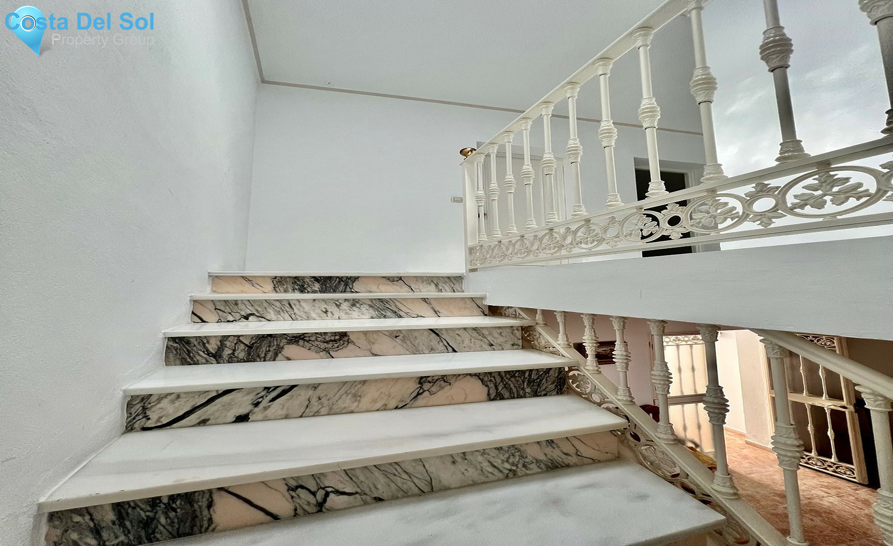 Townhouse in Alhaurín el Grande-1440525