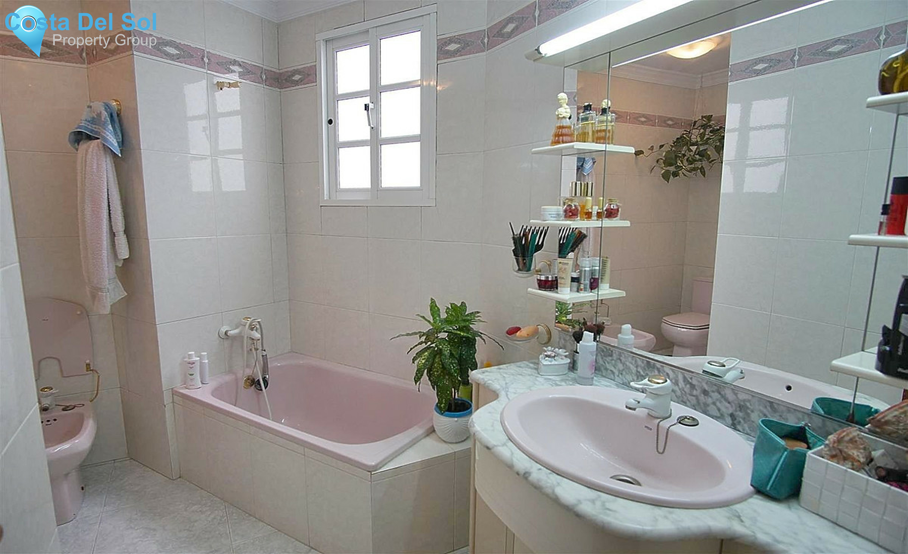 Townhouse in Alhaurín el Grande-1457746