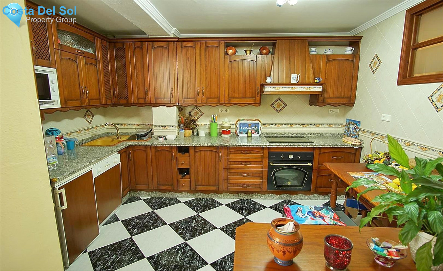 Townhouse in Alhaurín el Grande-1457731