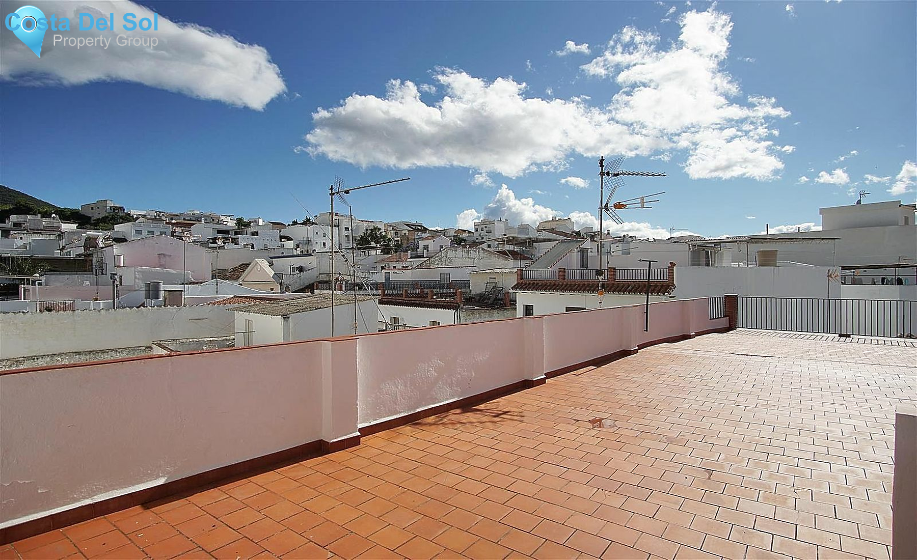 Townhouse in Alhaurín el Grande-1214858