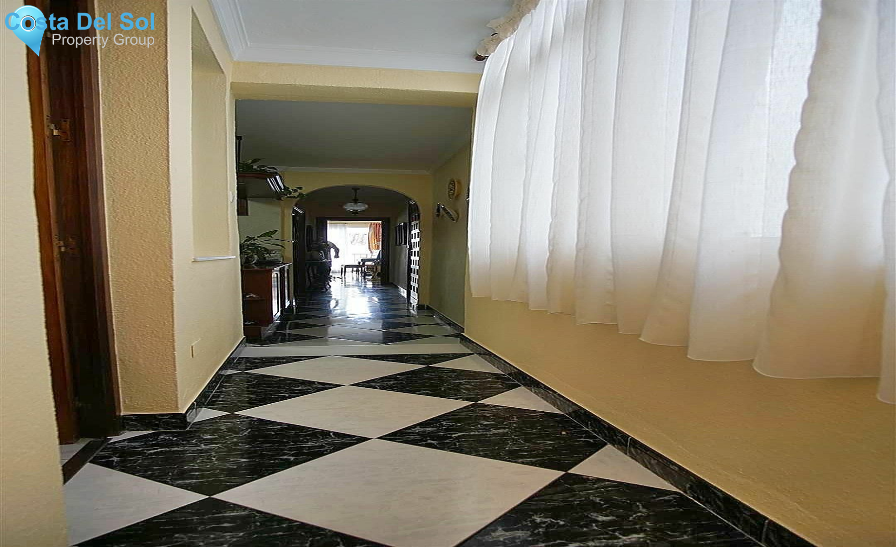 Townhouse in Alhaurín el Grande-1214868