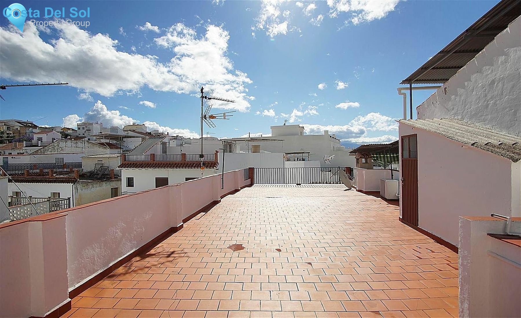 Townhouse in Alhaurín el Grande-1214876