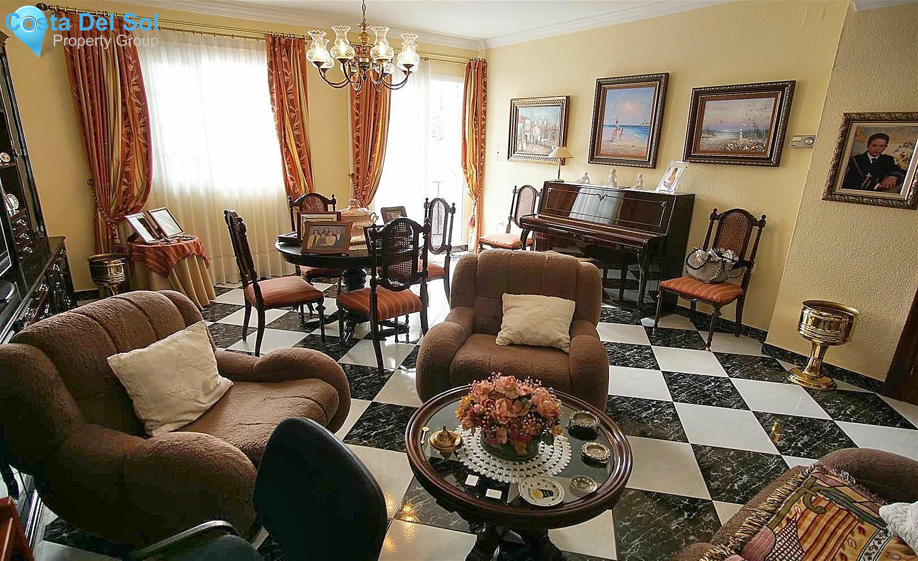 Townhouse in Alhaurín el Grande-1214860