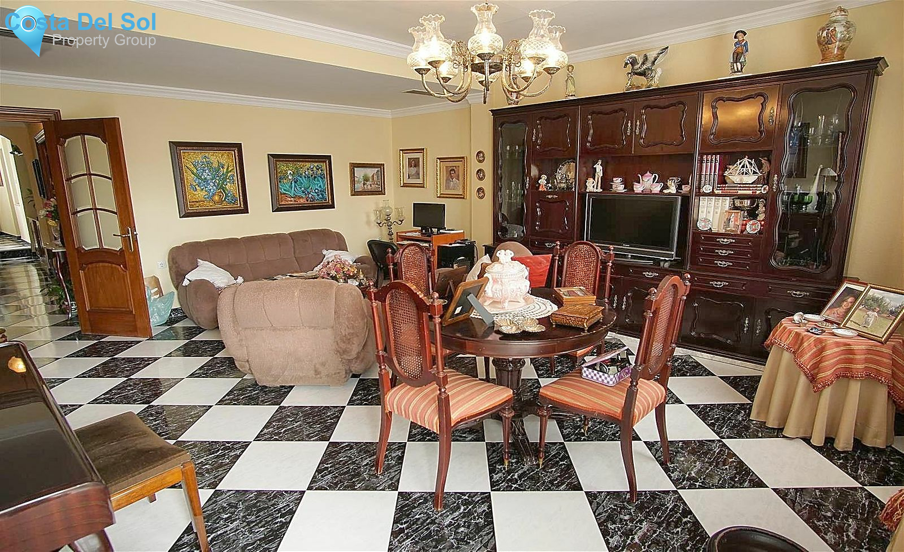 Townhouse in Alhaurín el Grande-1214863