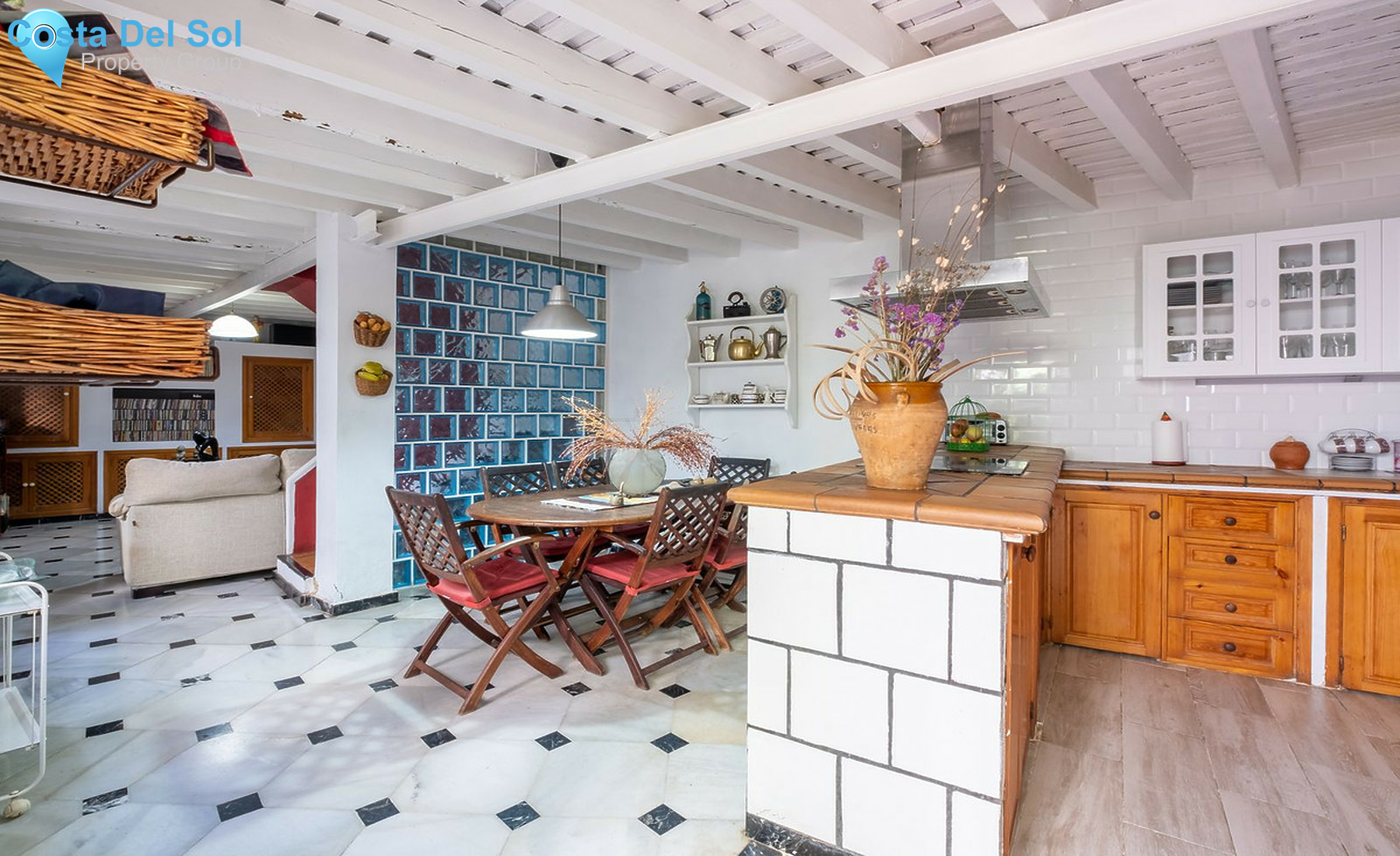 Townhouse in San Roque-1528036