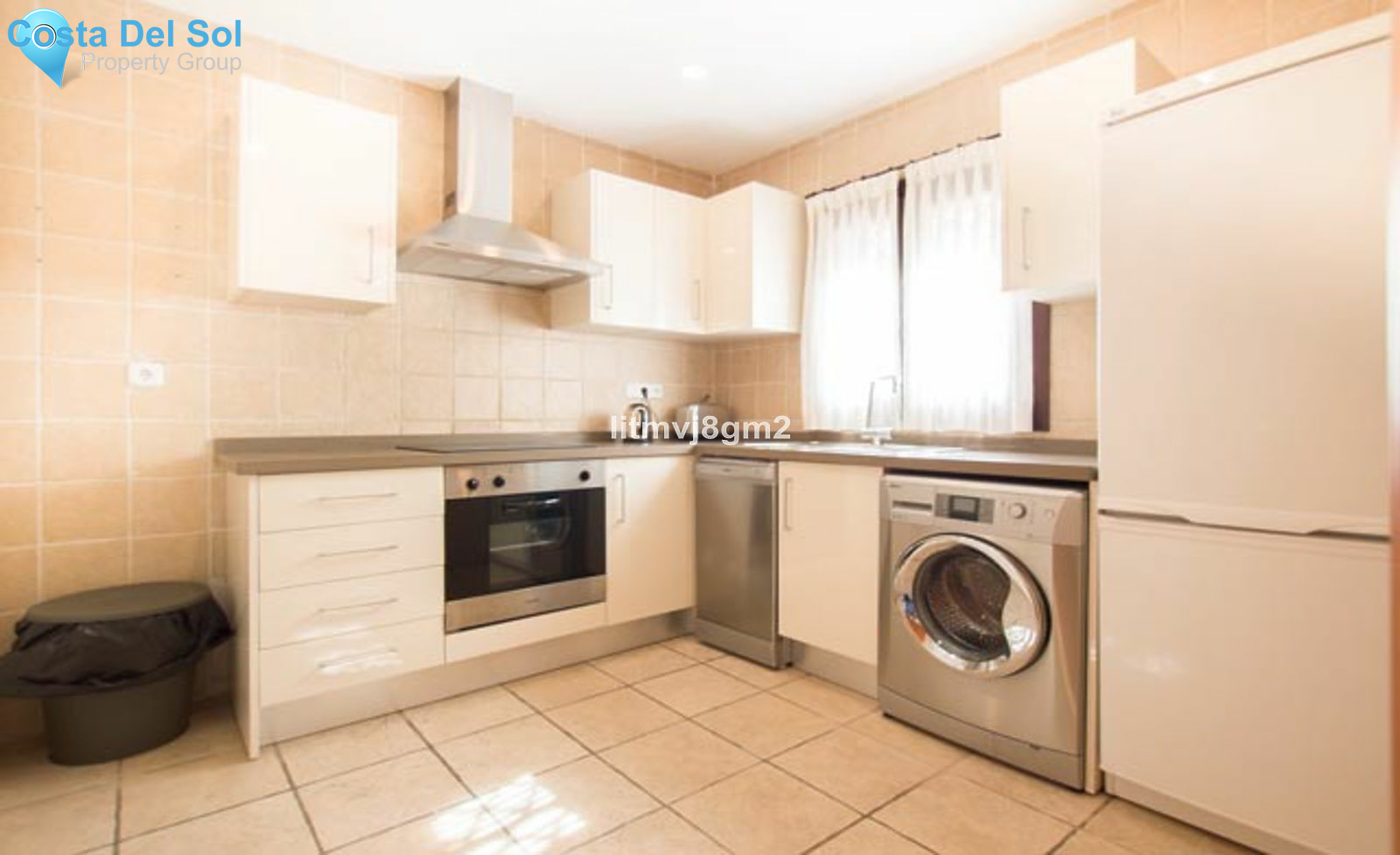 Townhouse in The Golden Mile-1126831