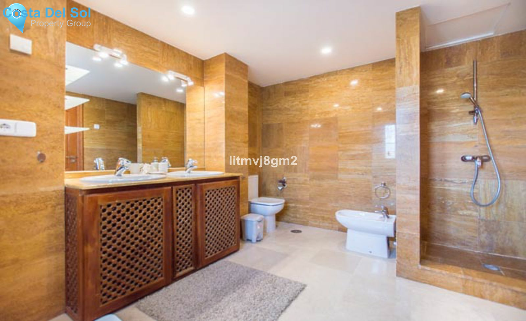 Townhouse in The Golden Mile-1126835