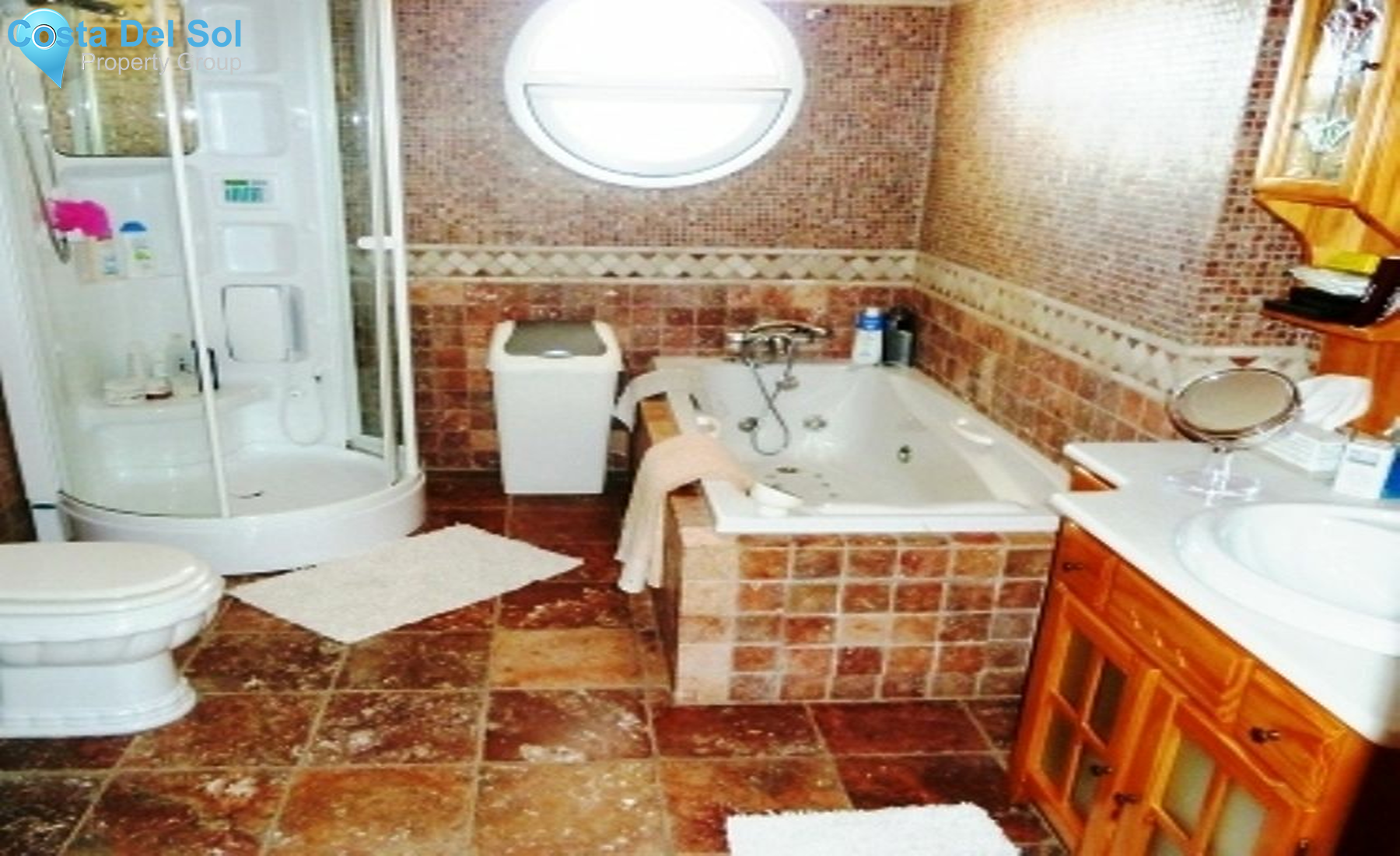 Detached Villa in Alhaurín de la Torre-1226557