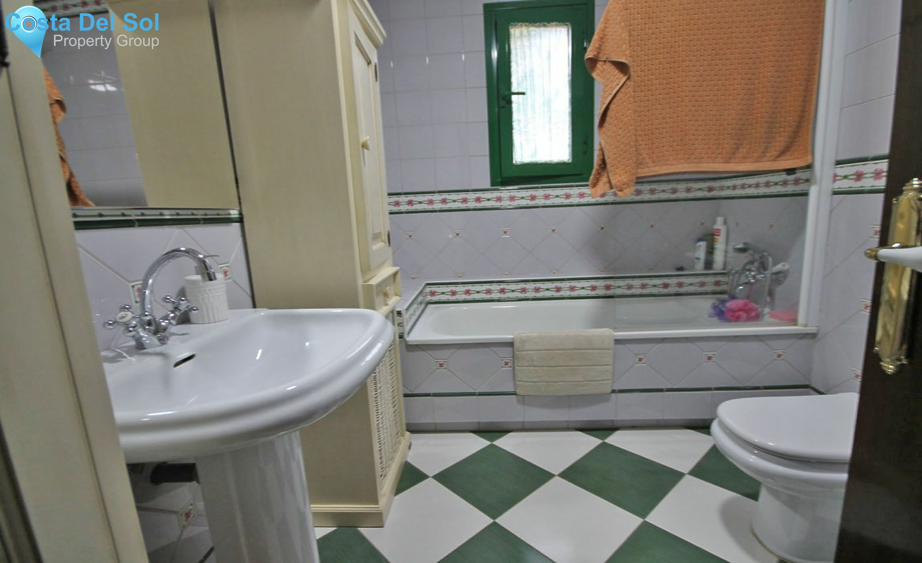 Detached Villa in Alhaurín de la Torre-1429532