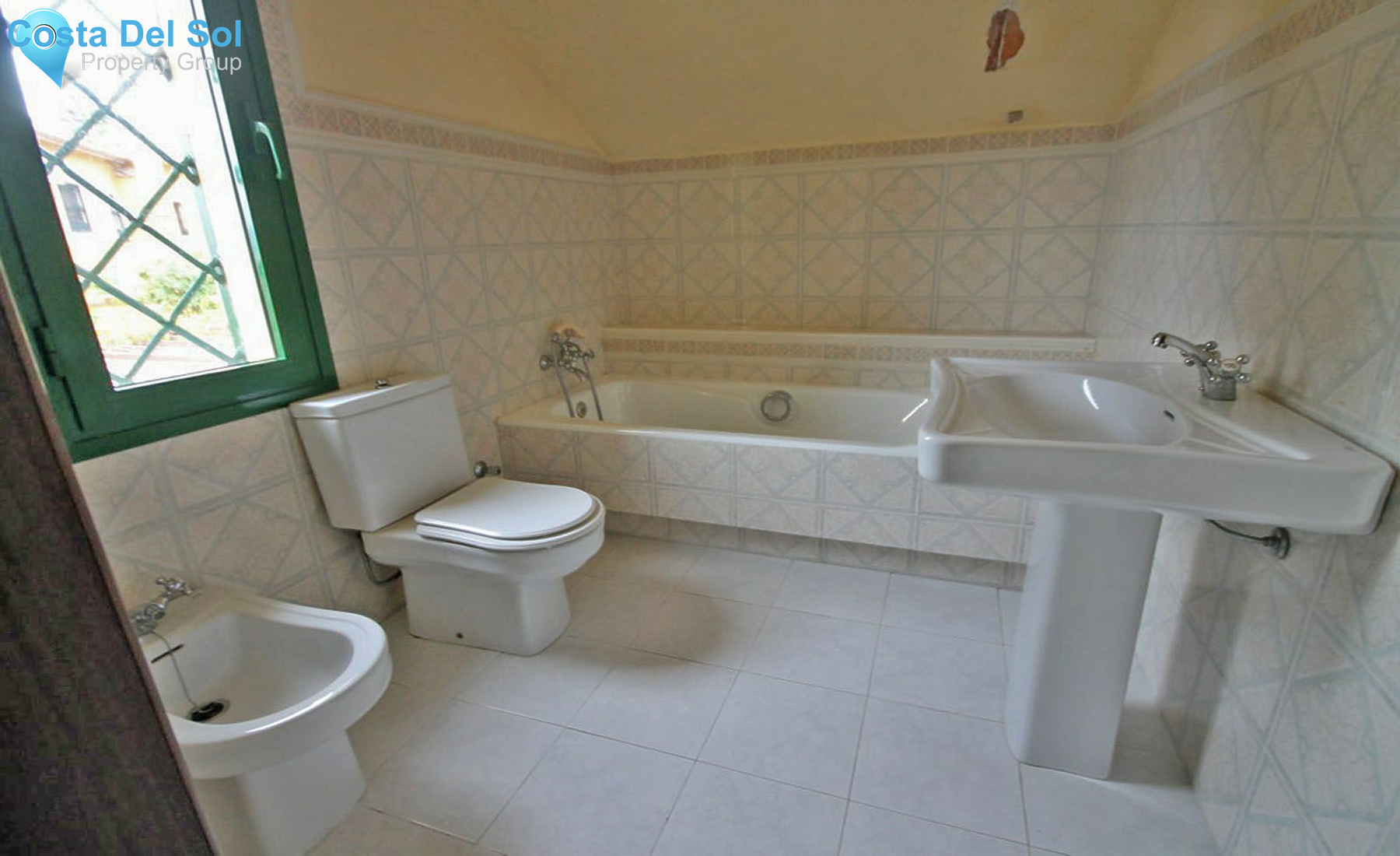 Detached Villa in Alhaurín de la Torre-1429537