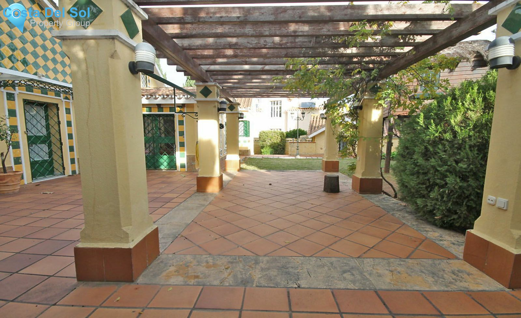 Detached Villa in Alhaurín de la Torre-1429538