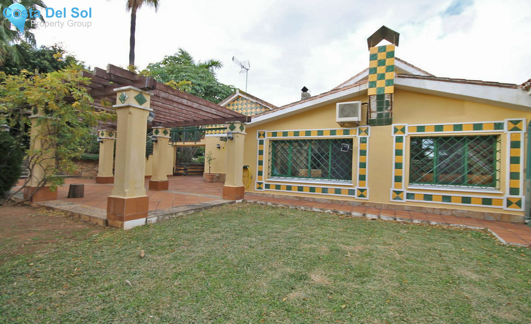 Detached Villa in Alhaurín de la Torre-1429521