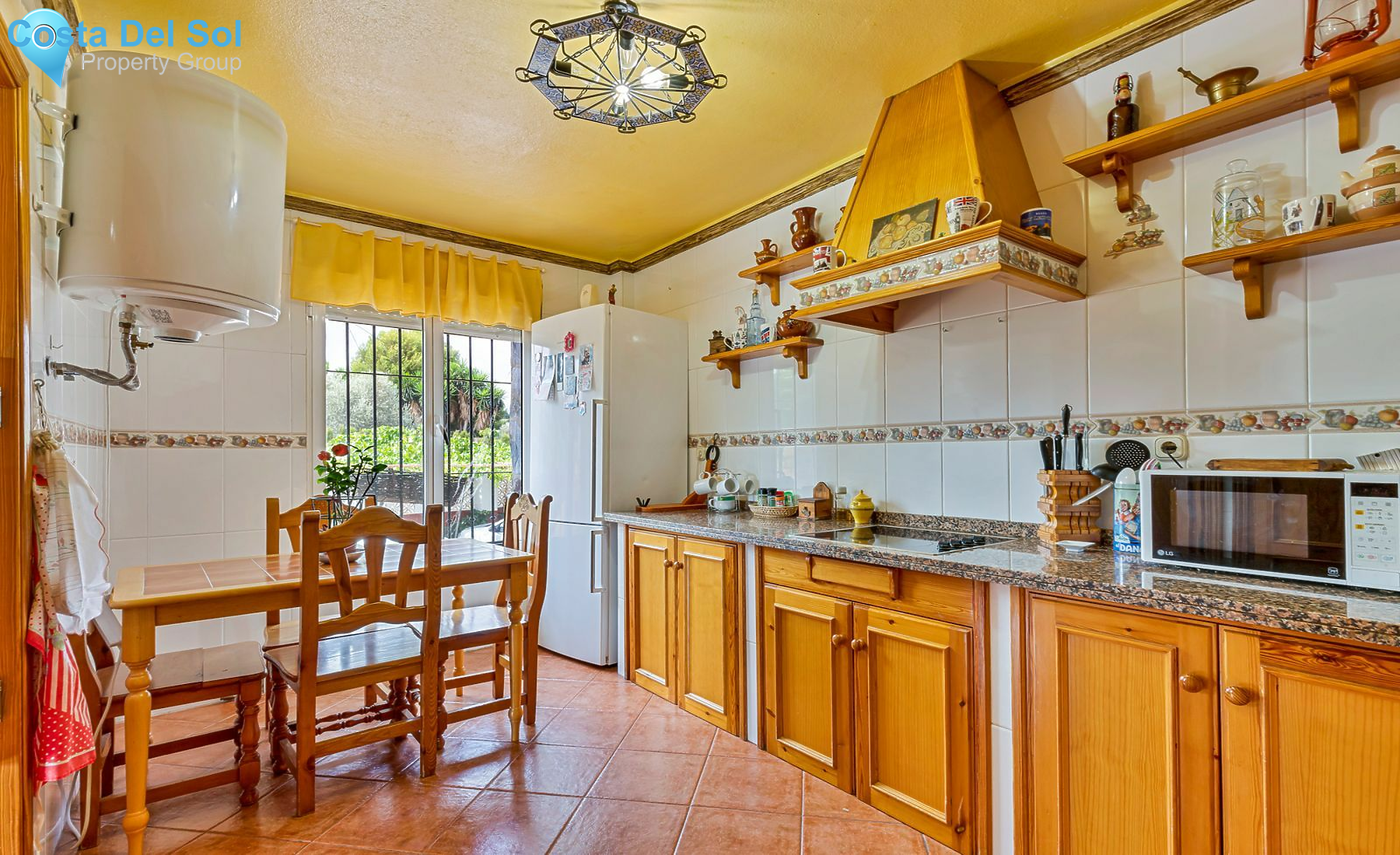 Detached Villa in Alhaurín de la Torre-1517938