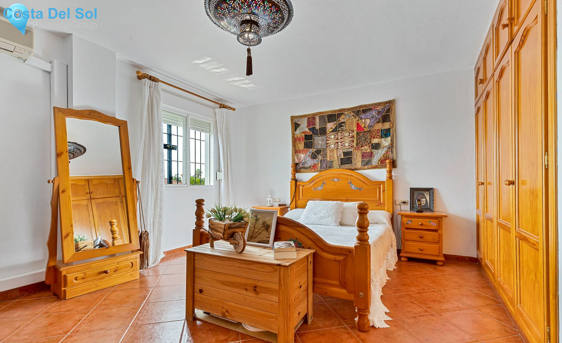 Detached Villa in Alhaurín de la Torre-1517941