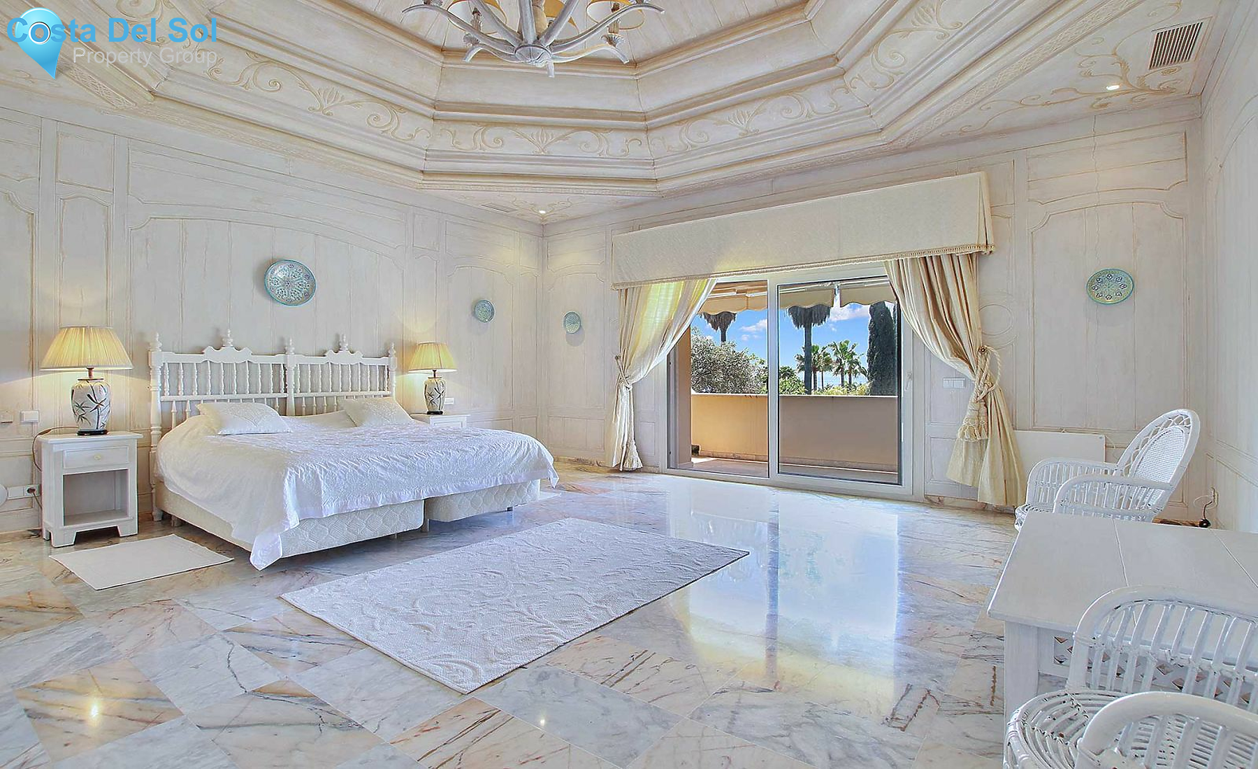 Detached Villa in Bahía de Marbella-1194072
