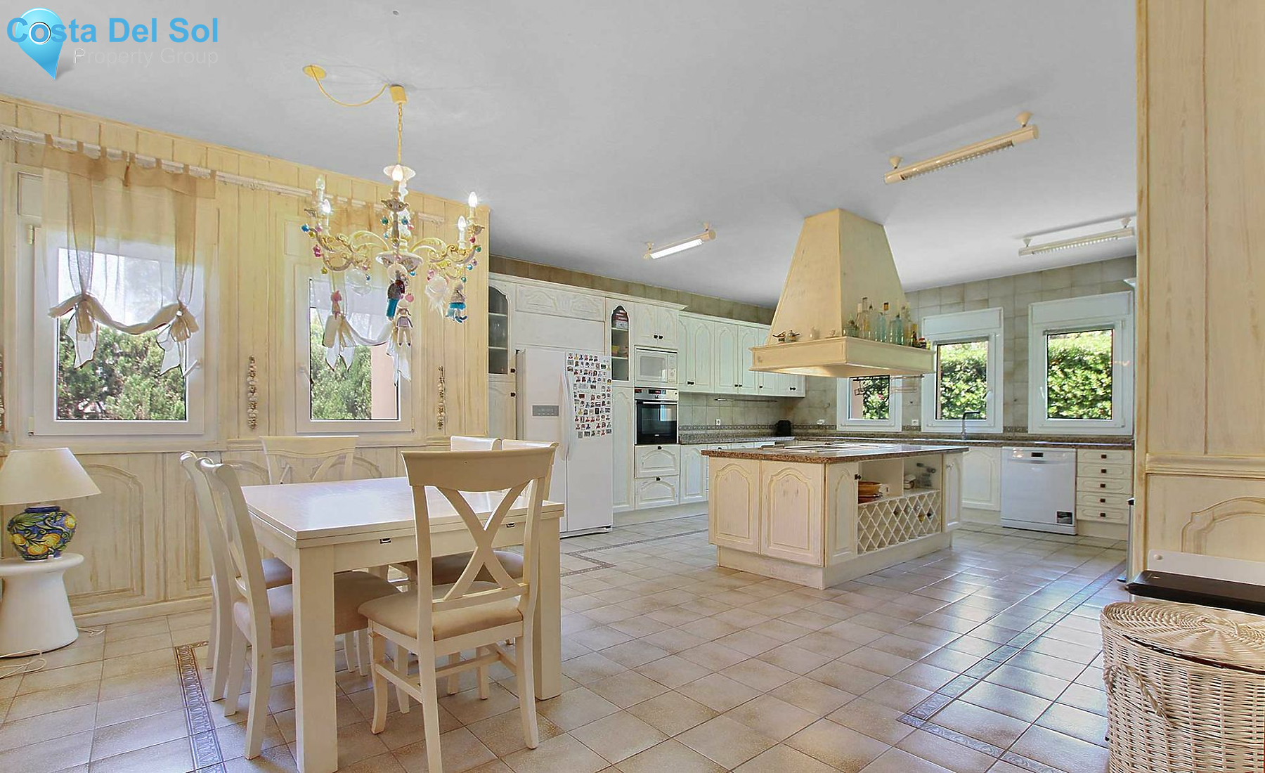 Detached Villa in Bahía de Marbella-1194073