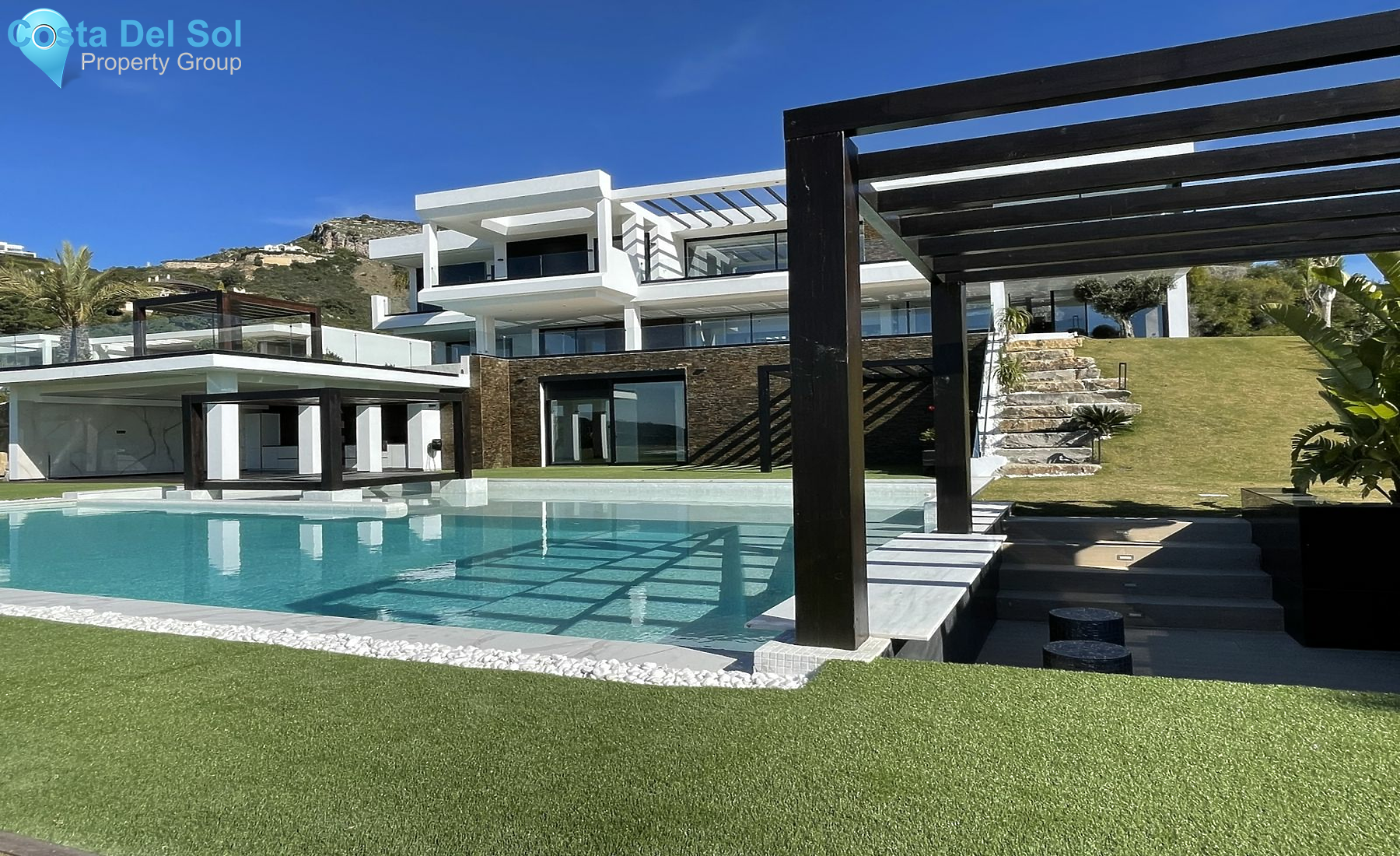 Detached Villa in Benahavís-1425699