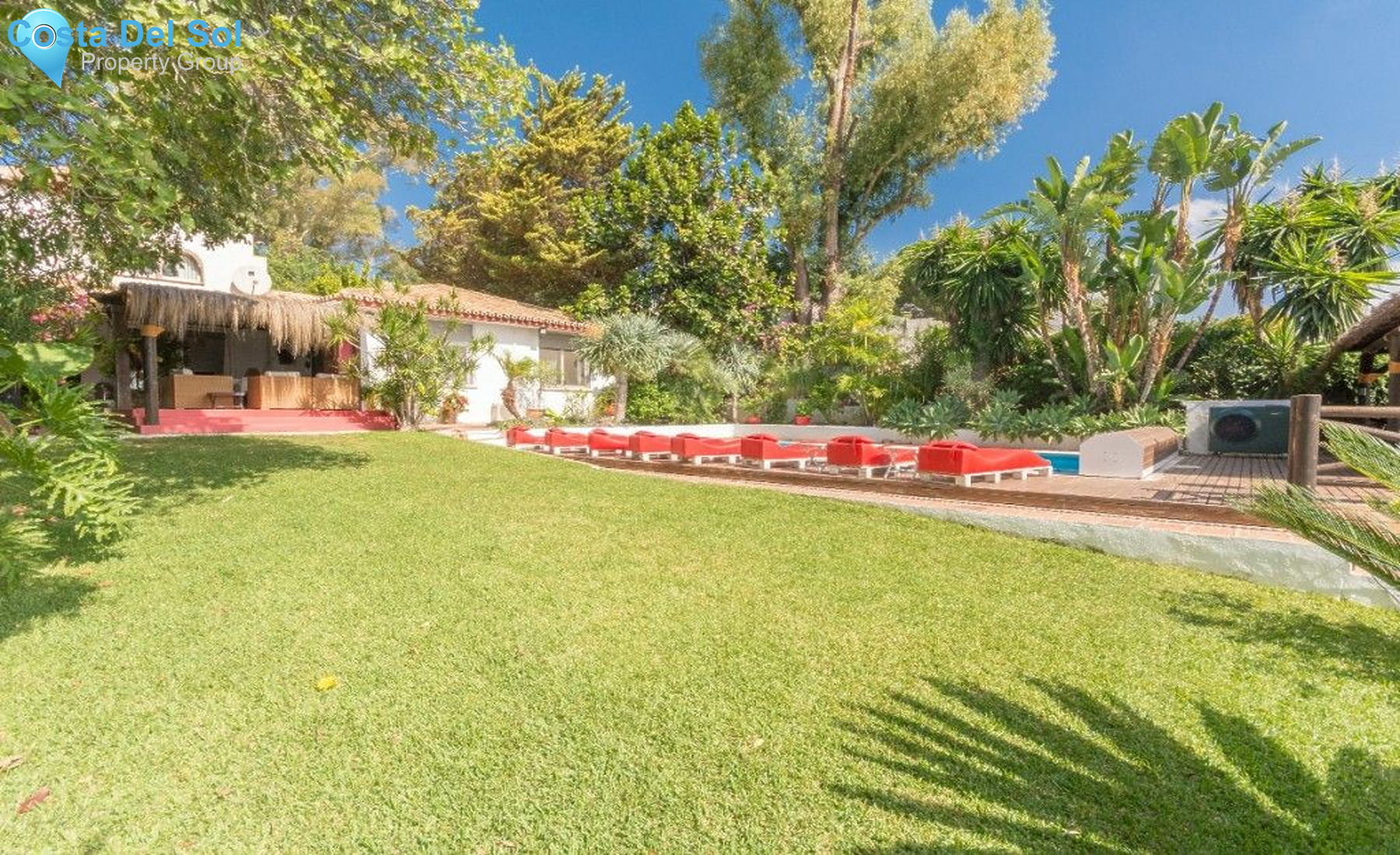 Detached Villa in Benalmadena Pueblo-1201603