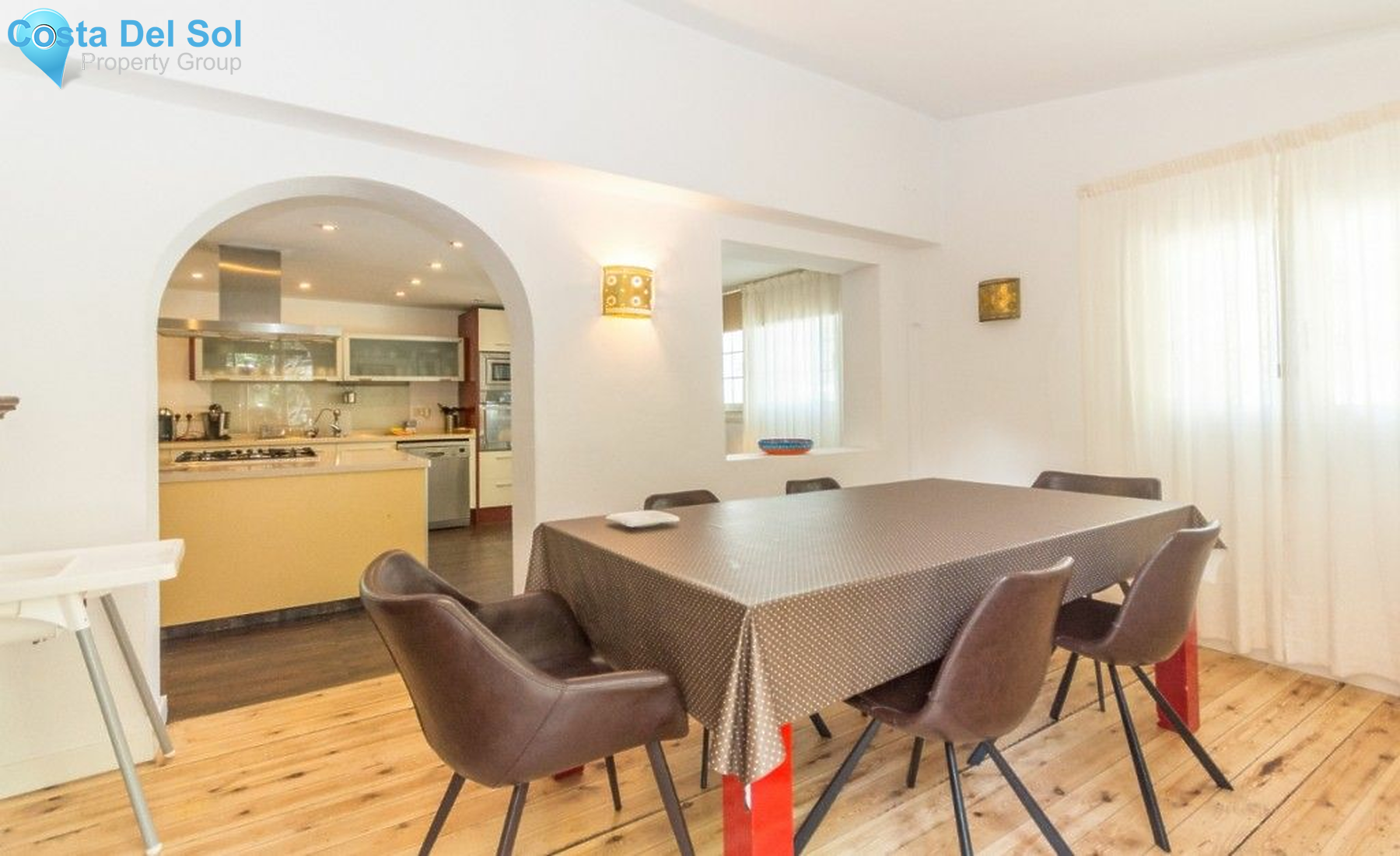 Detached Villa in Benalmadena Pueblo-1201616