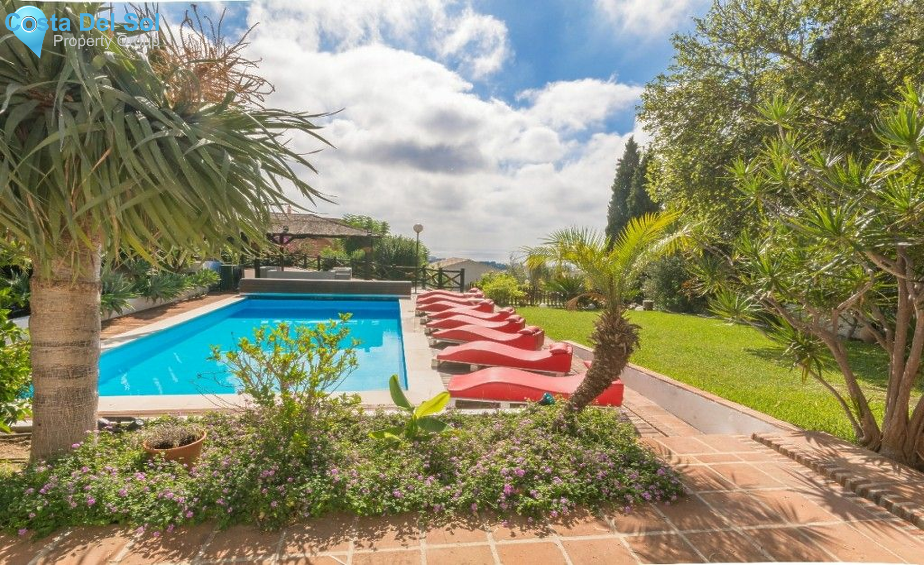 Detached Villa in Benalmadena Pueblo-1201604