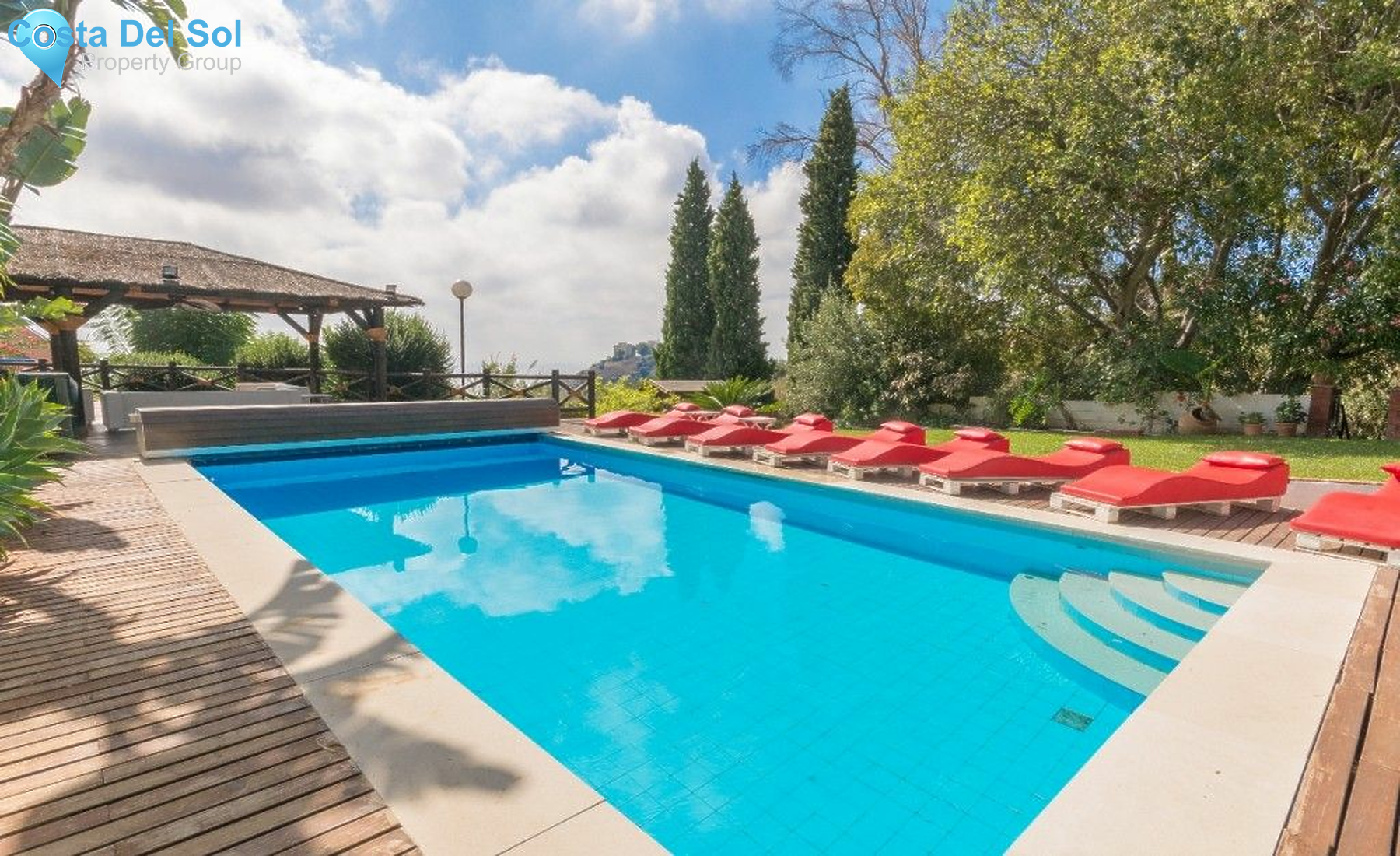 Detached Villa in Benalmadena Pueblo-1201605