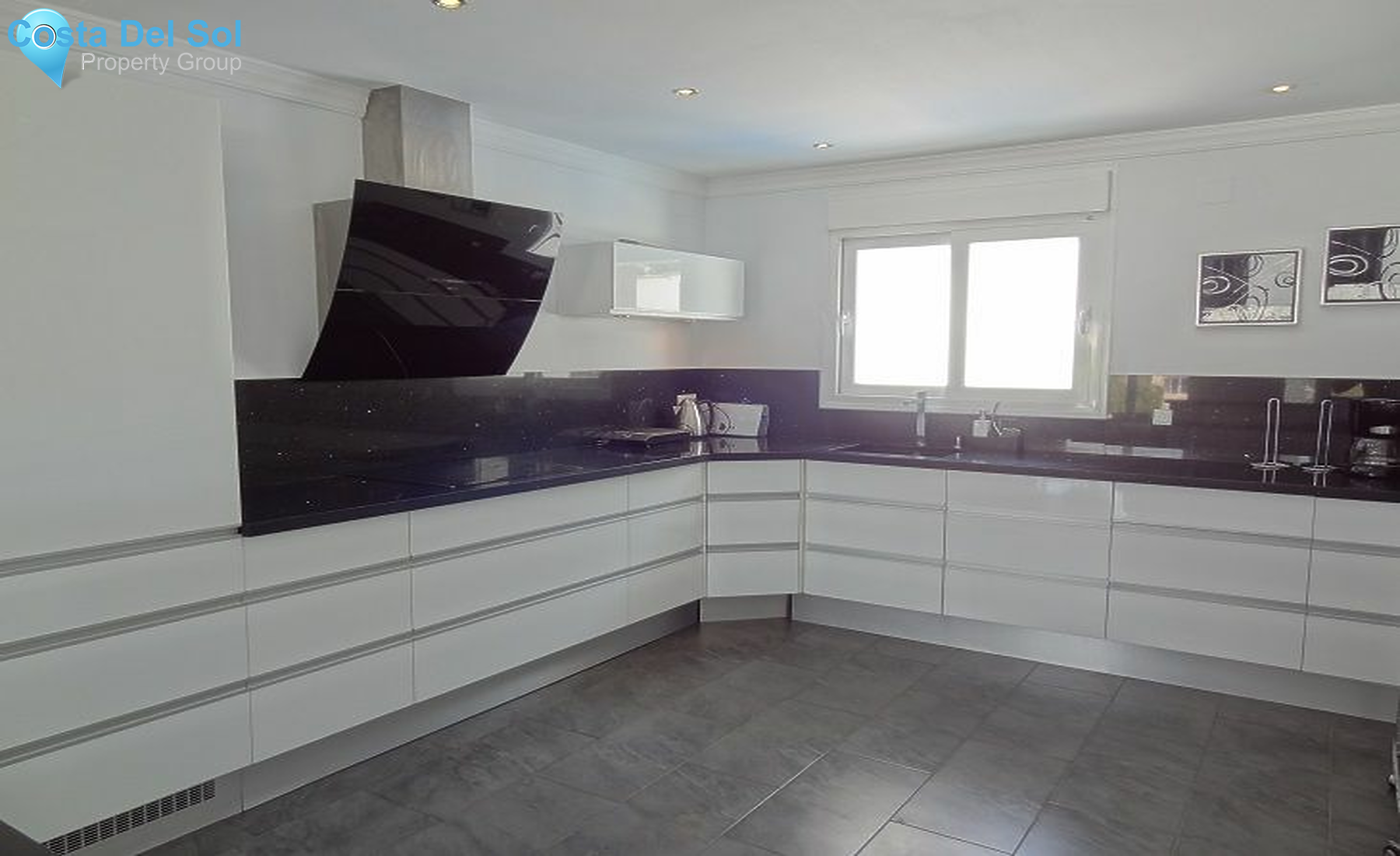 Detached Villa in Elviria-1535140