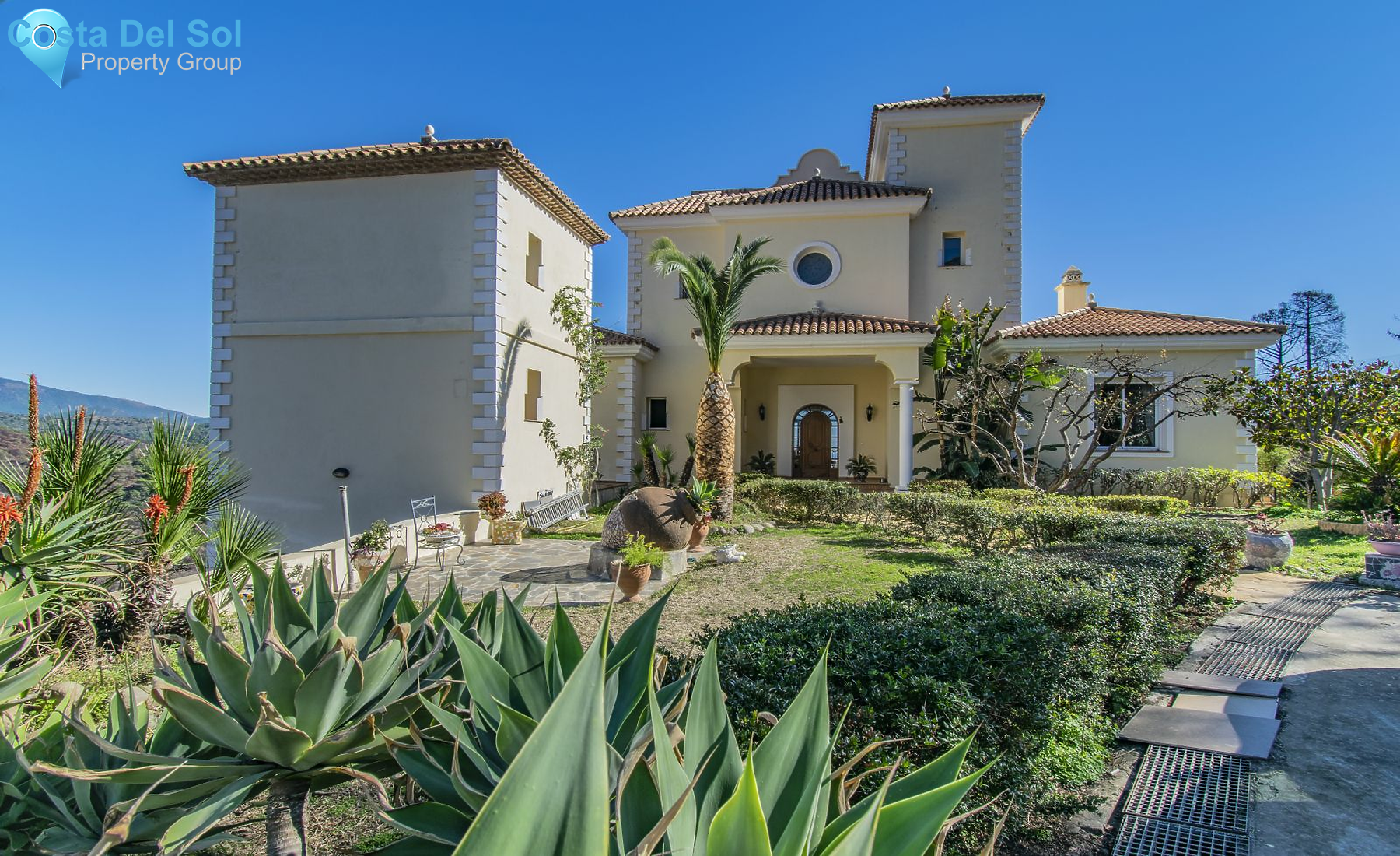 Detached Villa in Estepona
