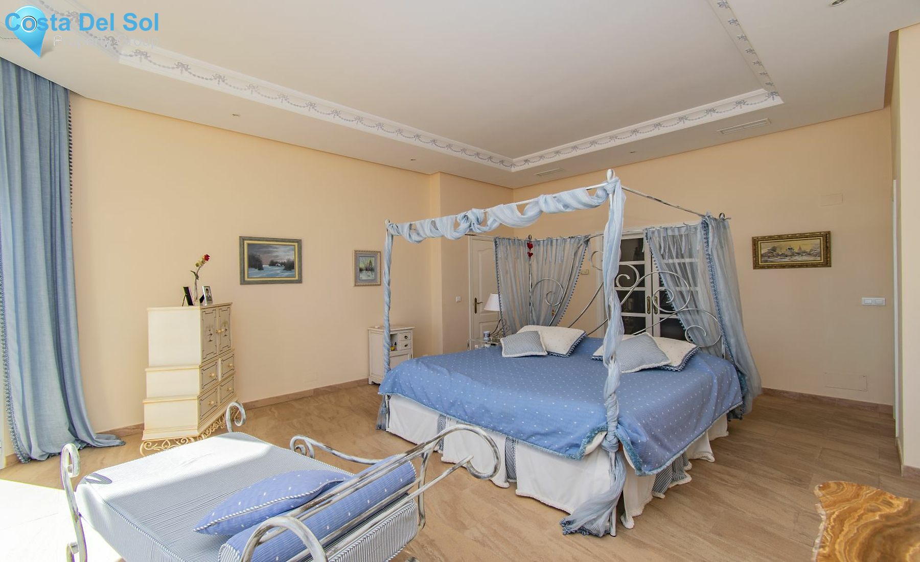 Detached Villa in Estepona-1221153
