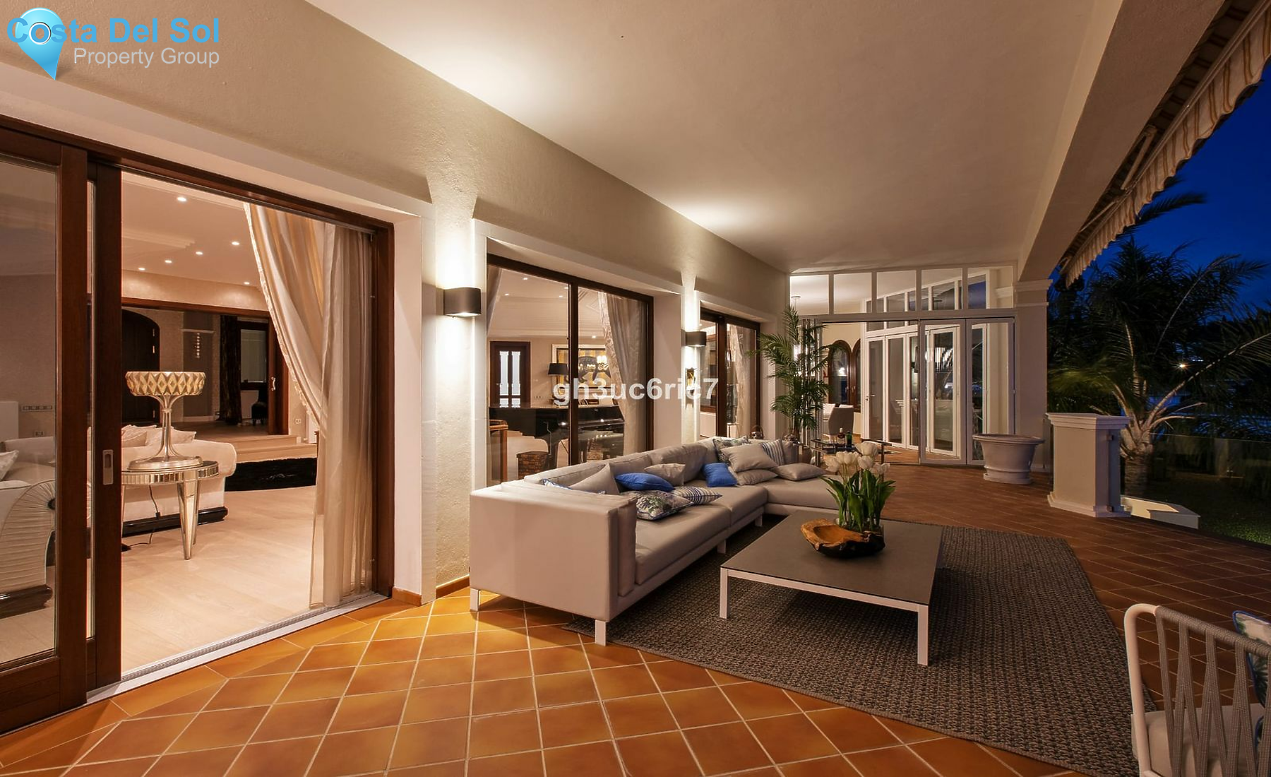Detached Villa in Hacienda Las Chapas-1177362