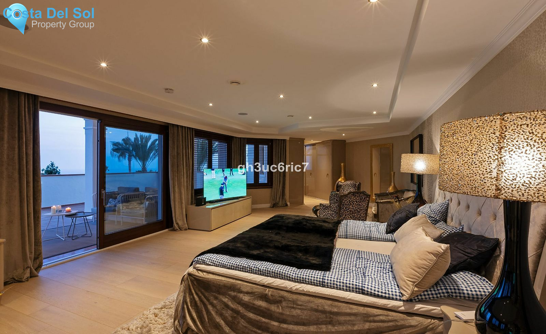 Detached Villa in Hacienda Las Chapas-1177363