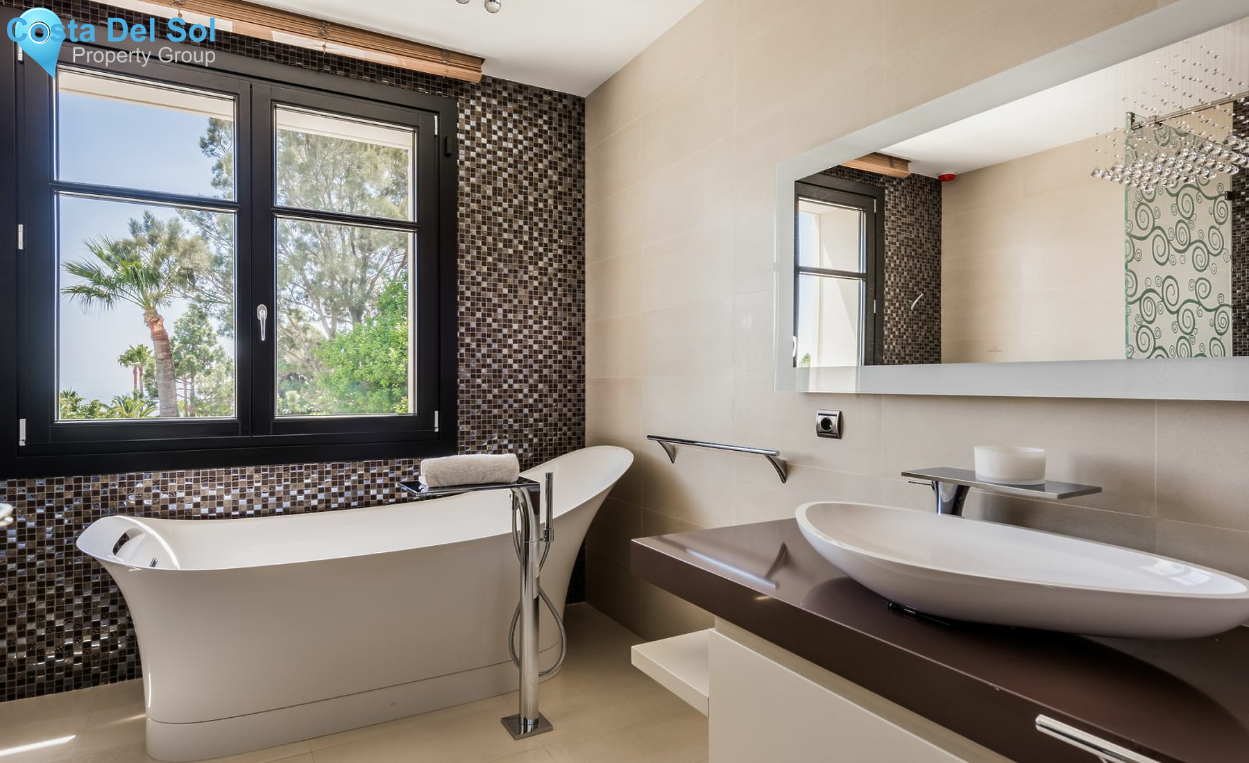 Detached Villa in Hacienda Las Chapas-1178733