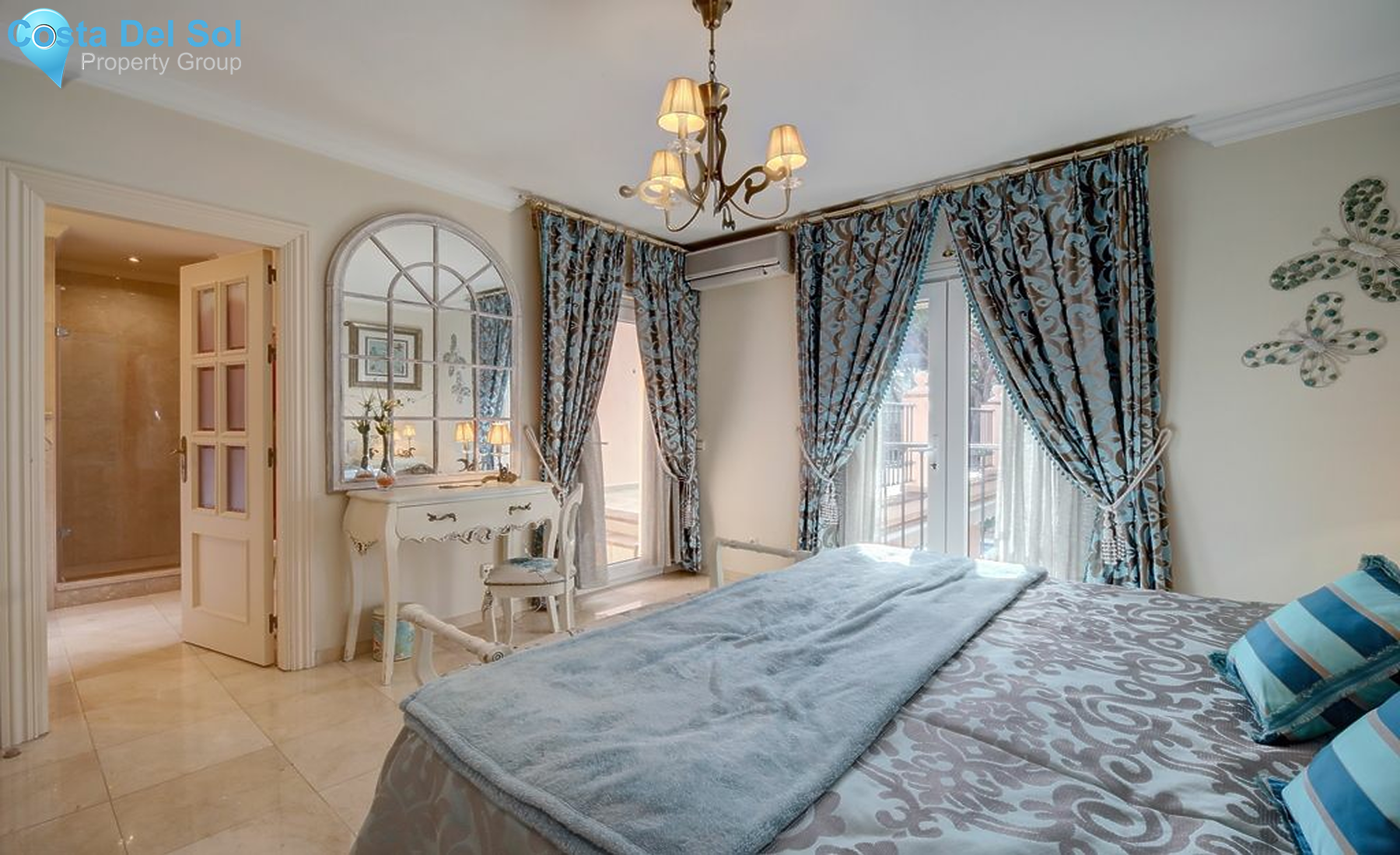 Detached Villa in Hacienda Las Chapas-1202315