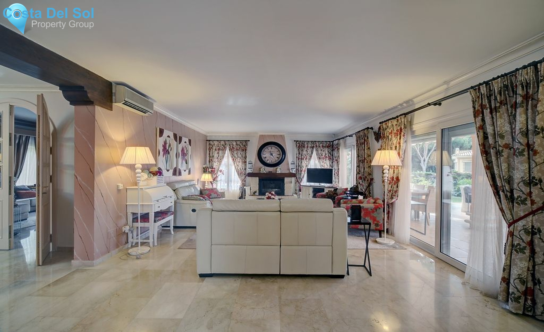 Detached Villa in Hacienda Las Chapas-1202322