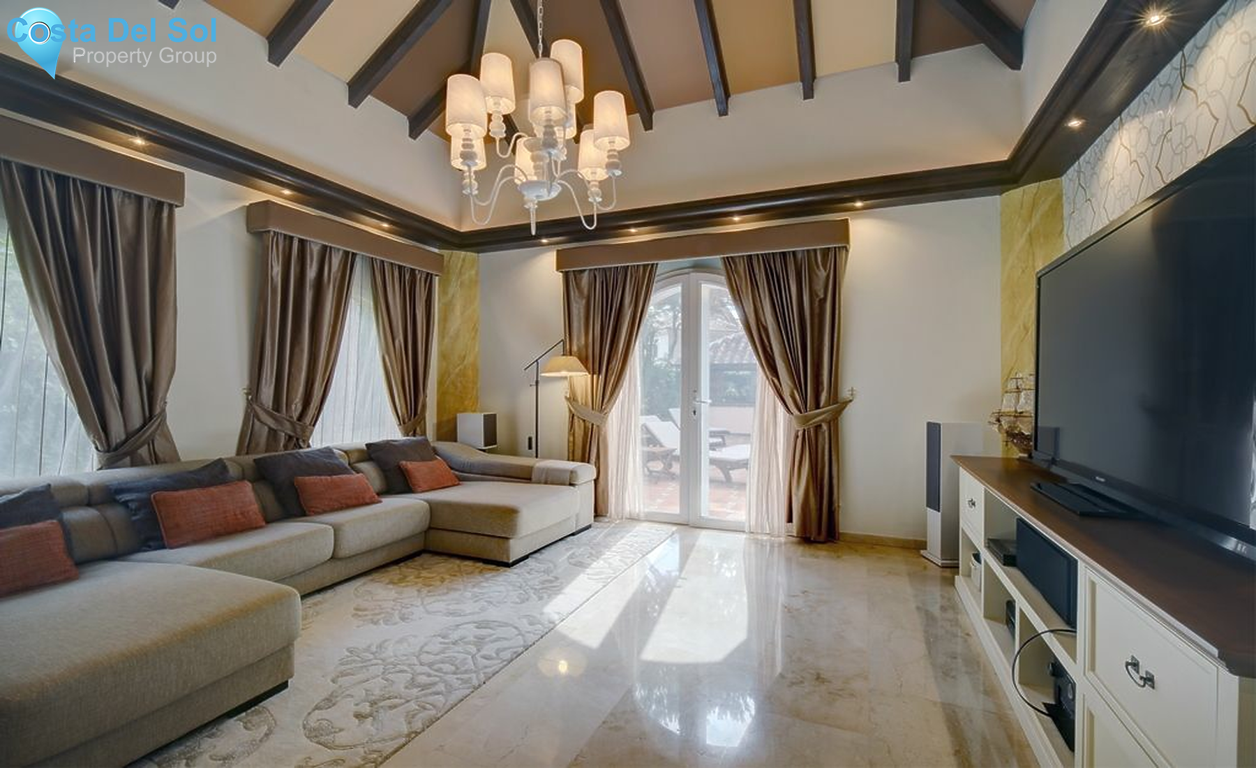 Detached Villa in Hacienda Las Chapas-1202309