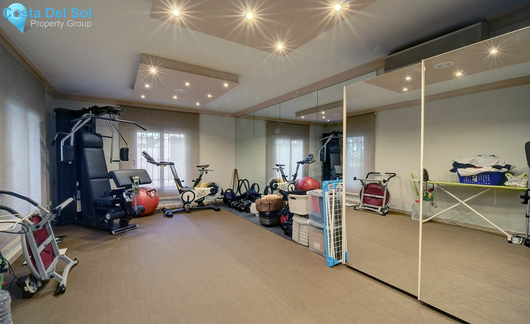 Detached Villa in Hacienda Las Chapas-1202310