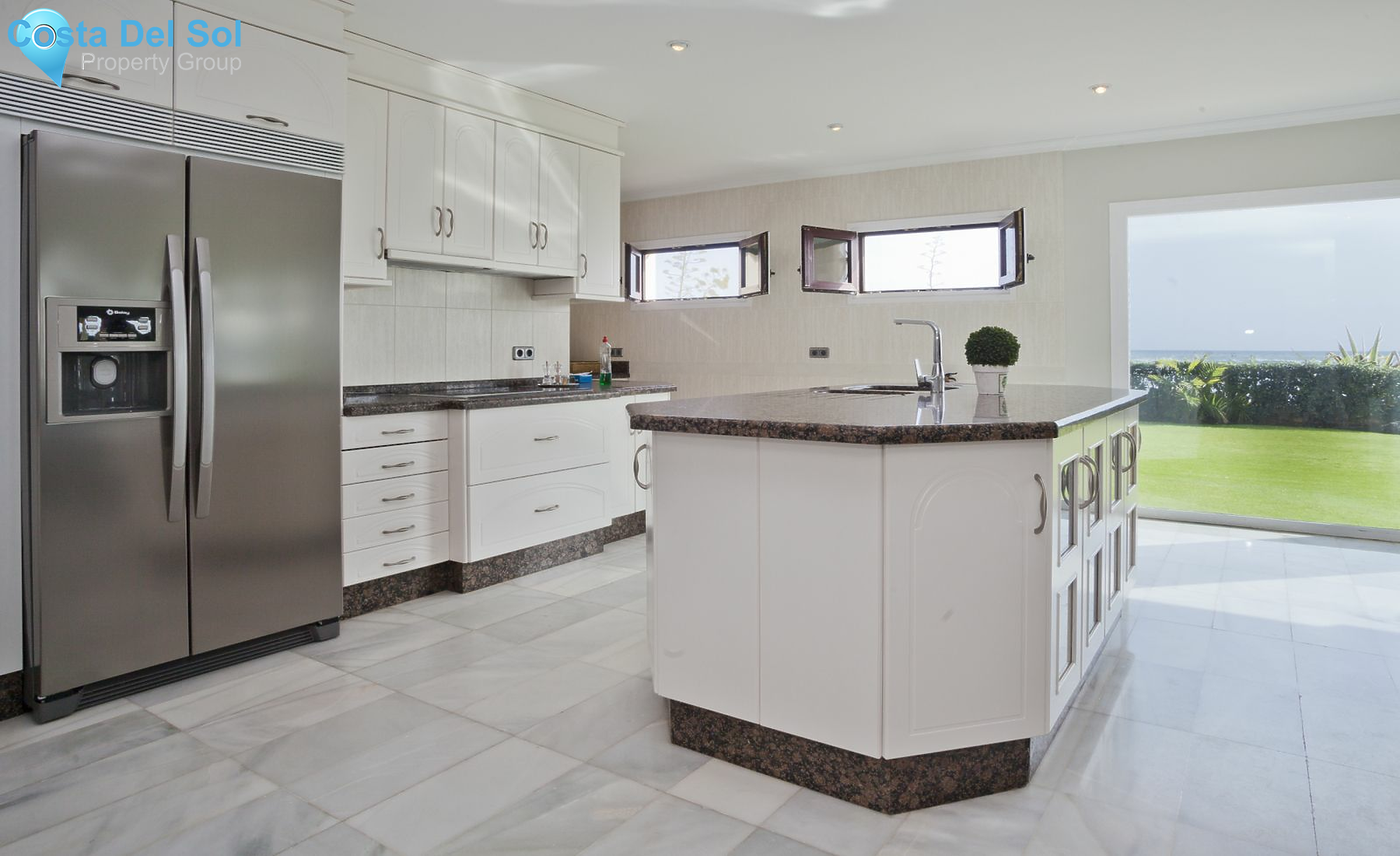 Detached Villa in Las Chapas-1173682