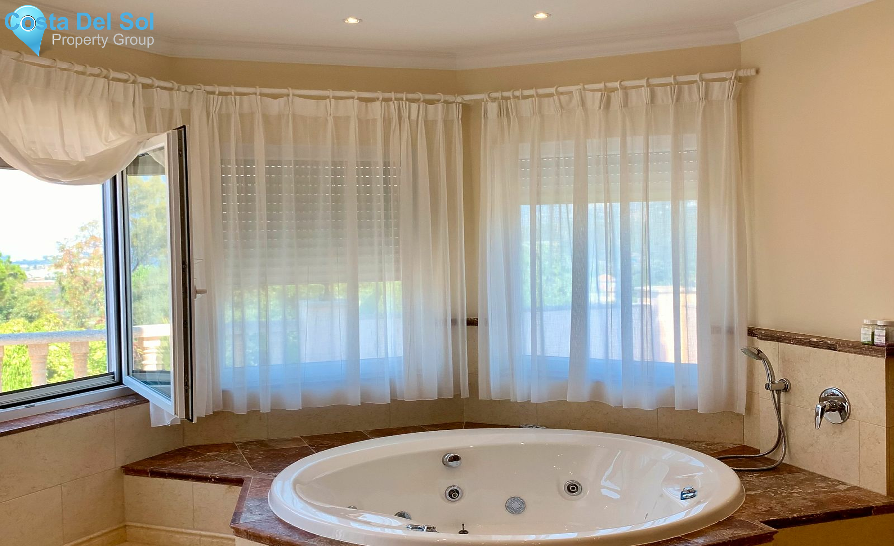 Detached Villa in Marbella-1205710
