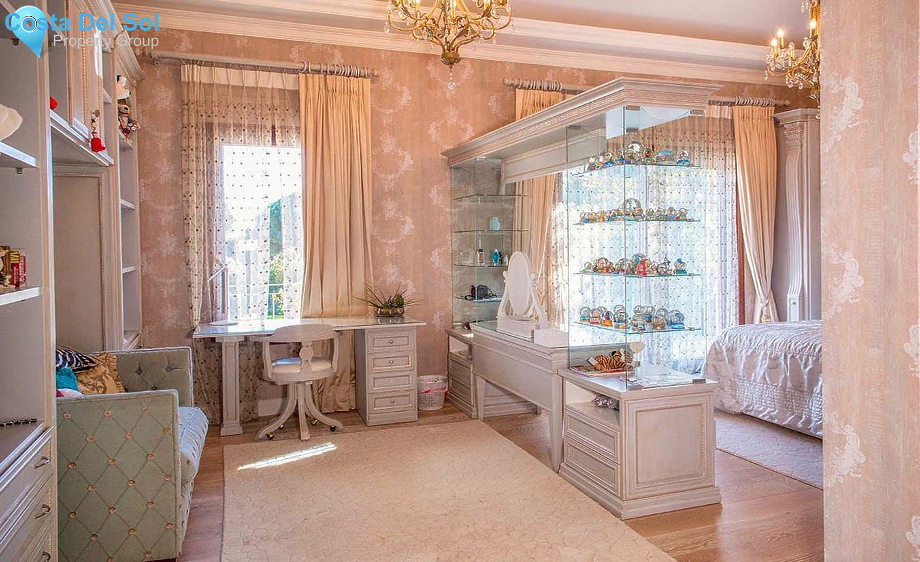 Detached Villa in Marbella-1420885