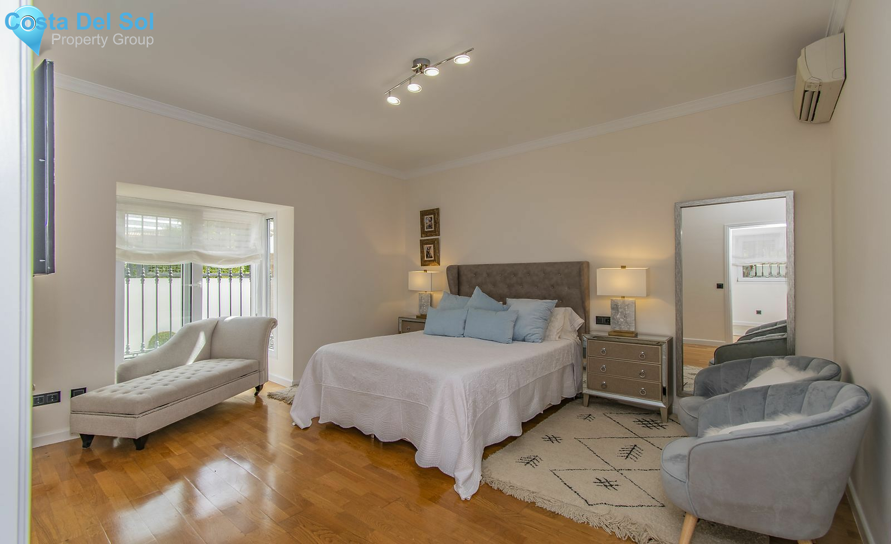 Detached Villa in Marbella-1445216