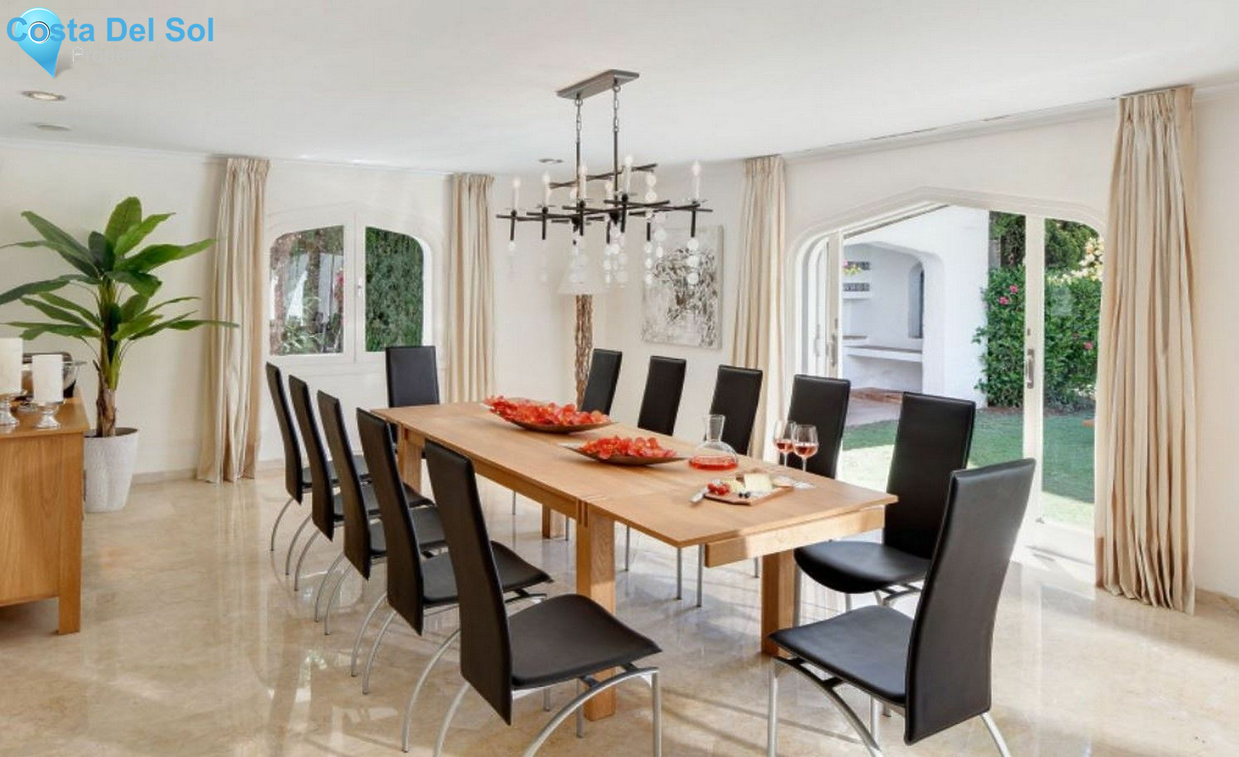 Detached Villa in Marbella-1447345
