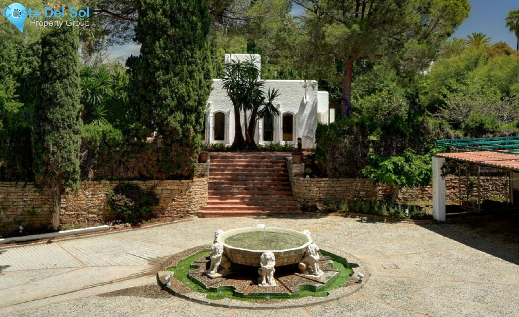 Detached Villa in Marbella-1447347