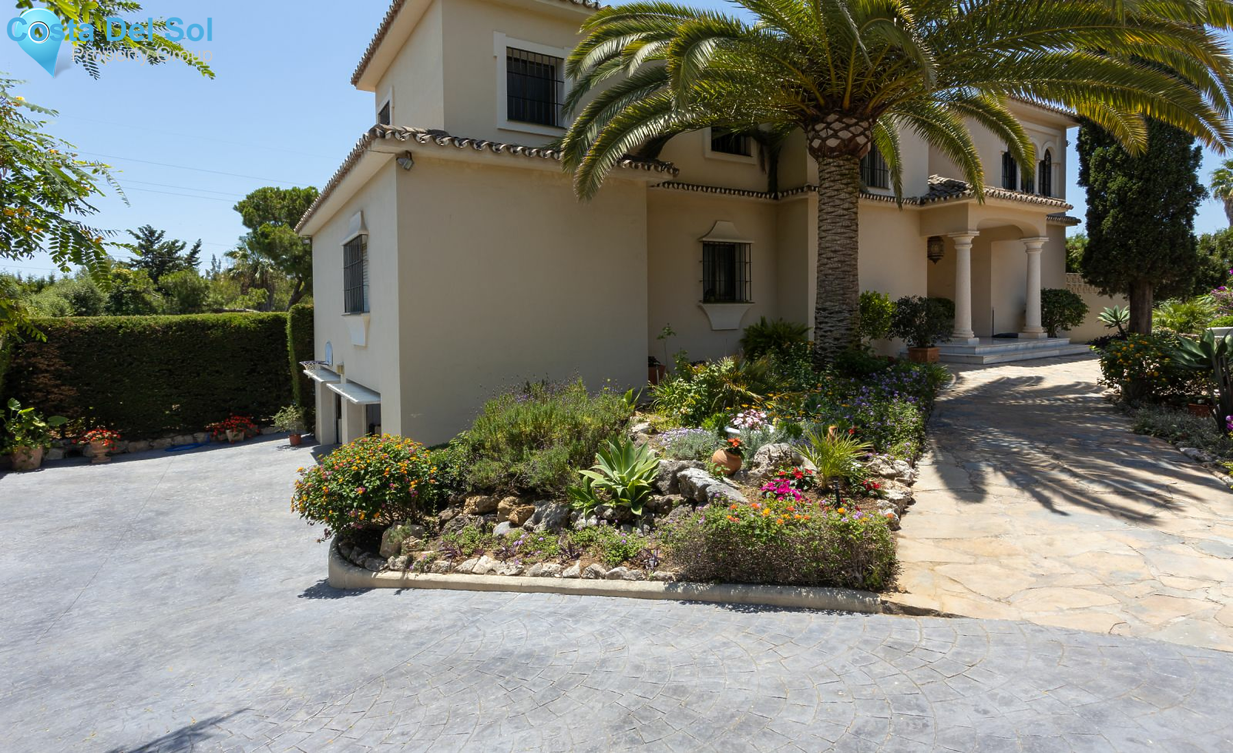 Detached Villa in Marbella-1473106