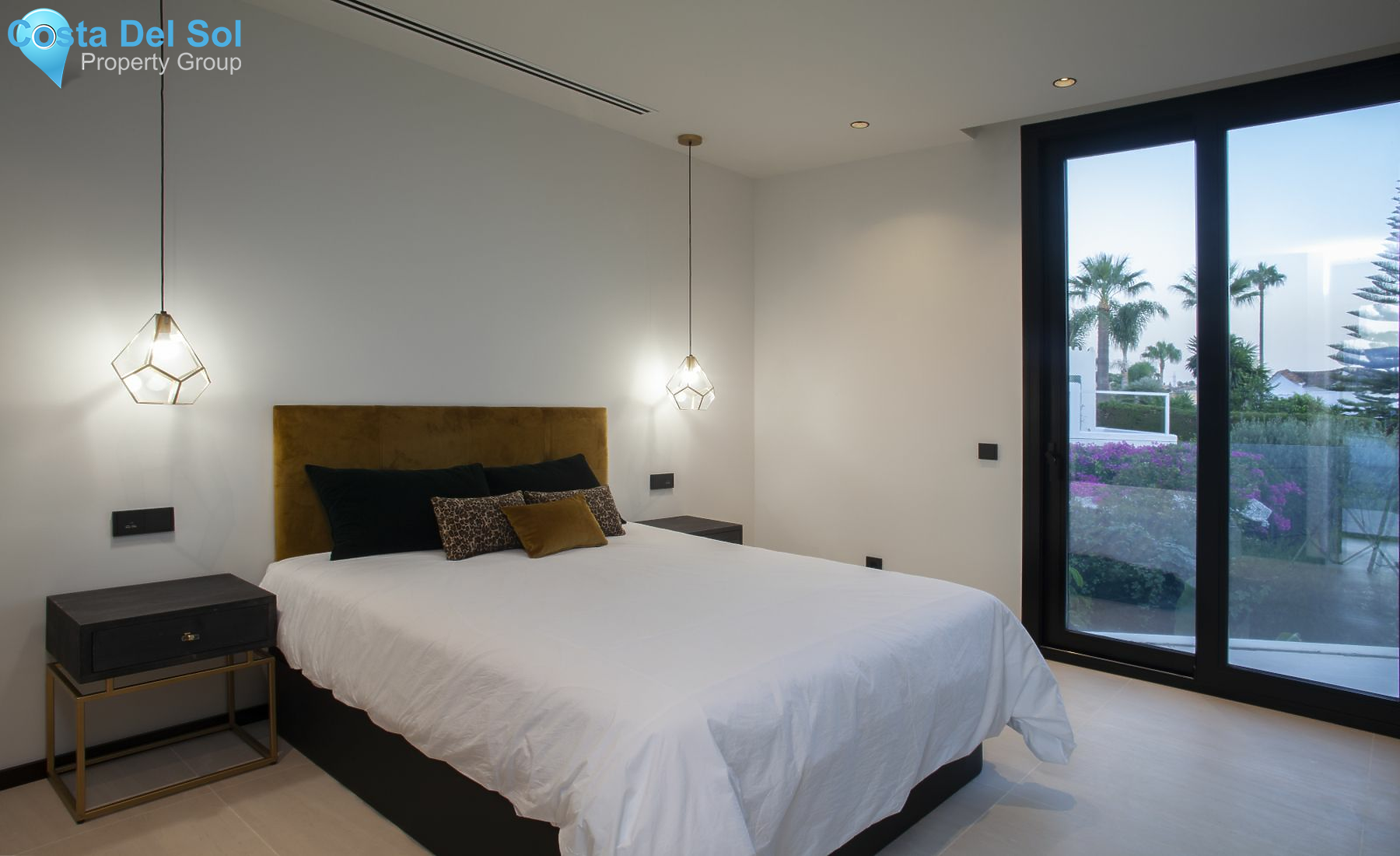 Detached Villa in Nueva Andalucía-1182892