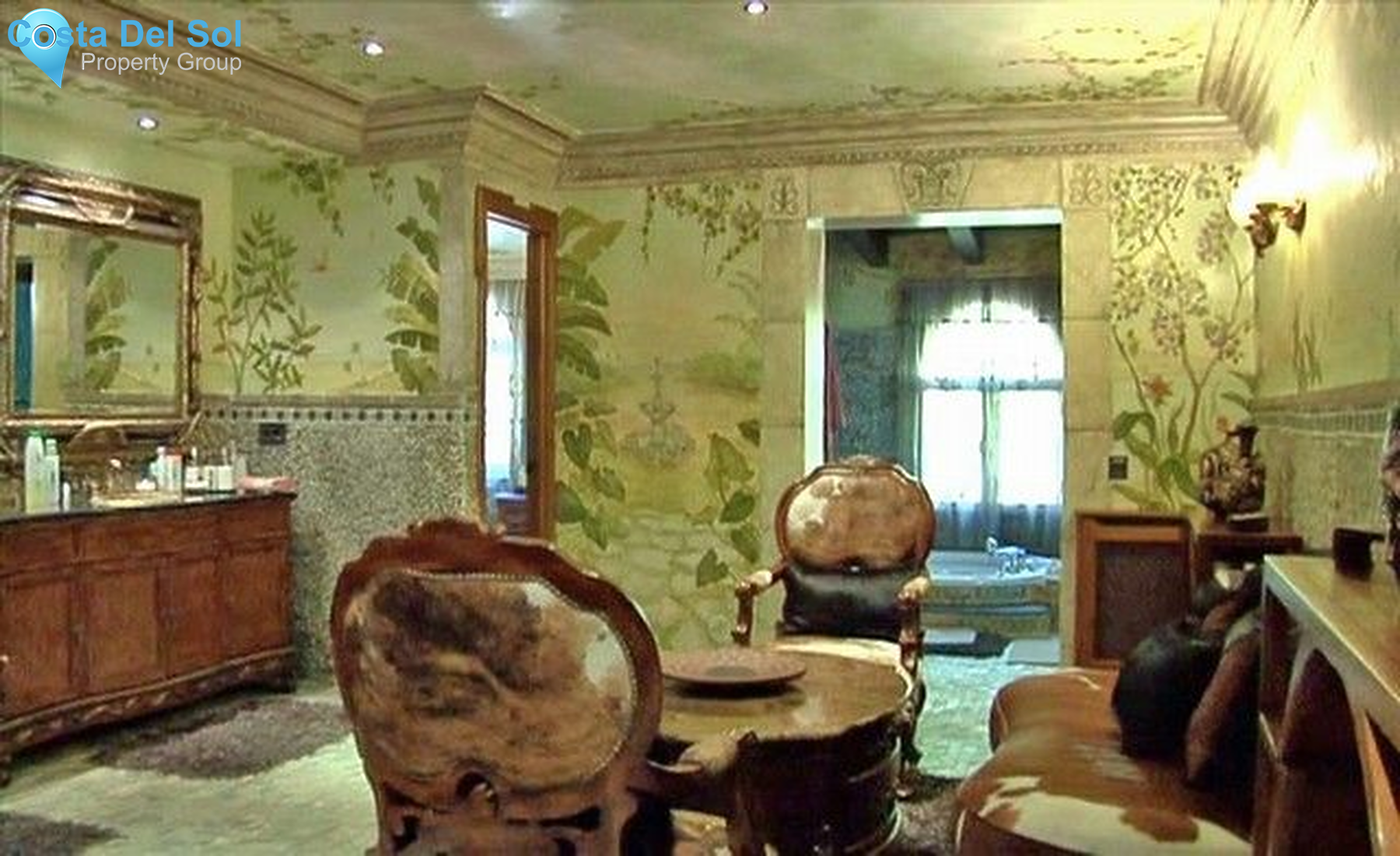 Detached Villa in Nueva Andalucía-1218657