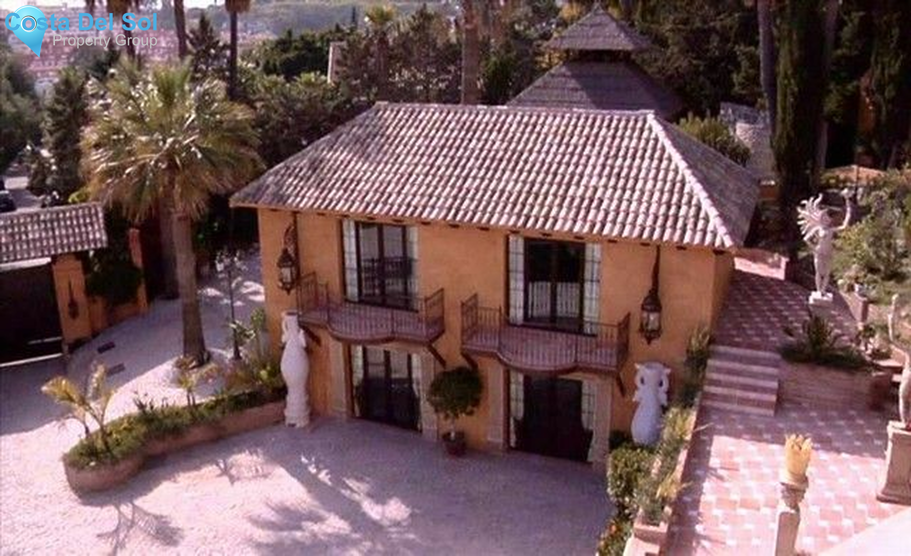 Detached Villa in Nueva Andalucía-1218659