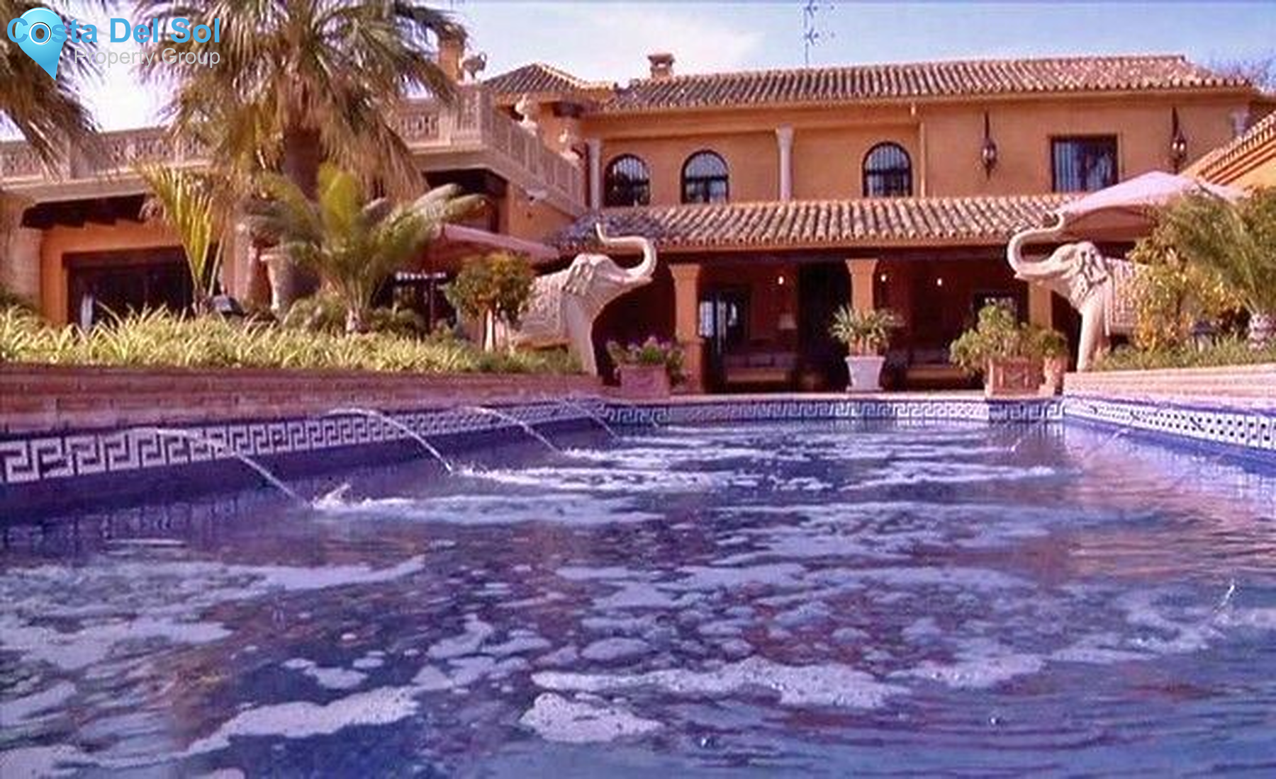 Detached Villa in Nueva Andalucía-1218660
