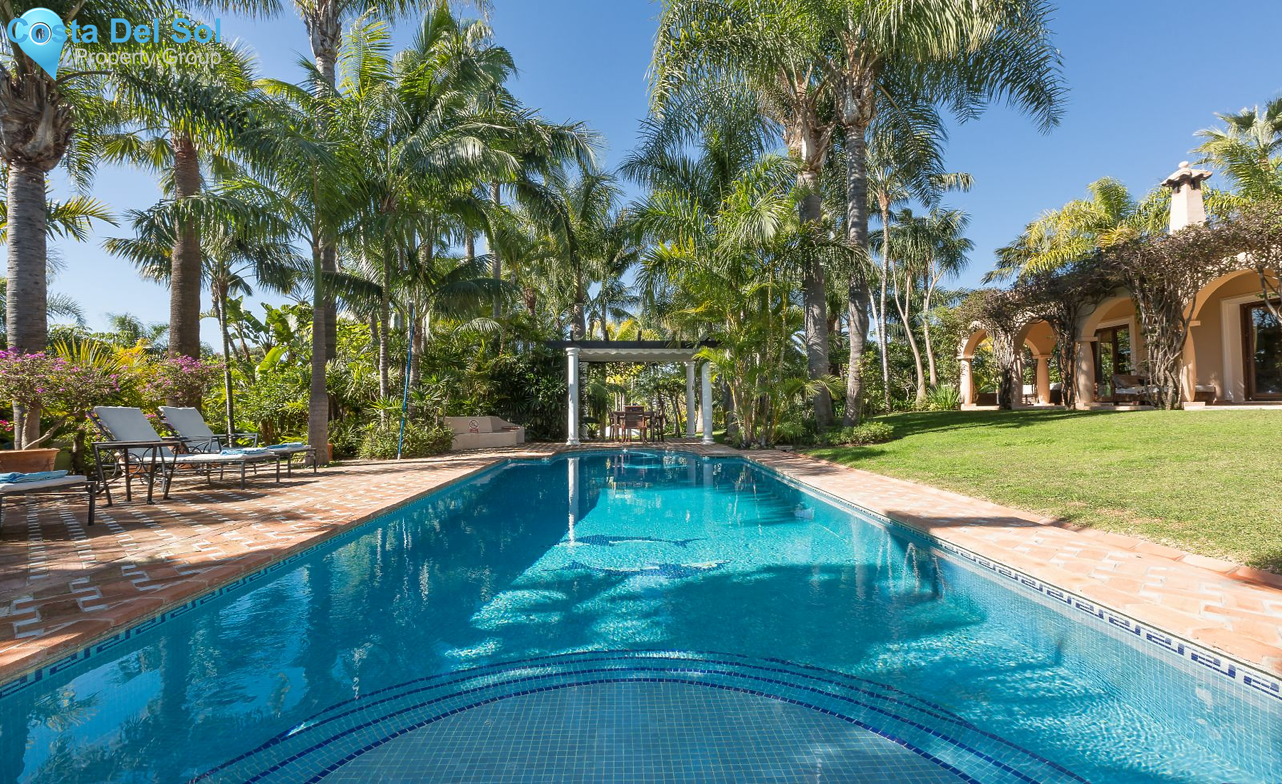 Detached Villa in Nueva Andalucía