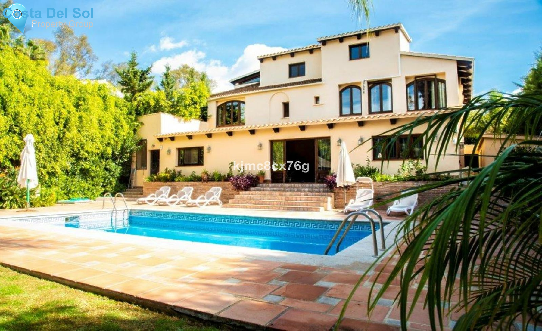 Detached Villa in Nueva Andalucía