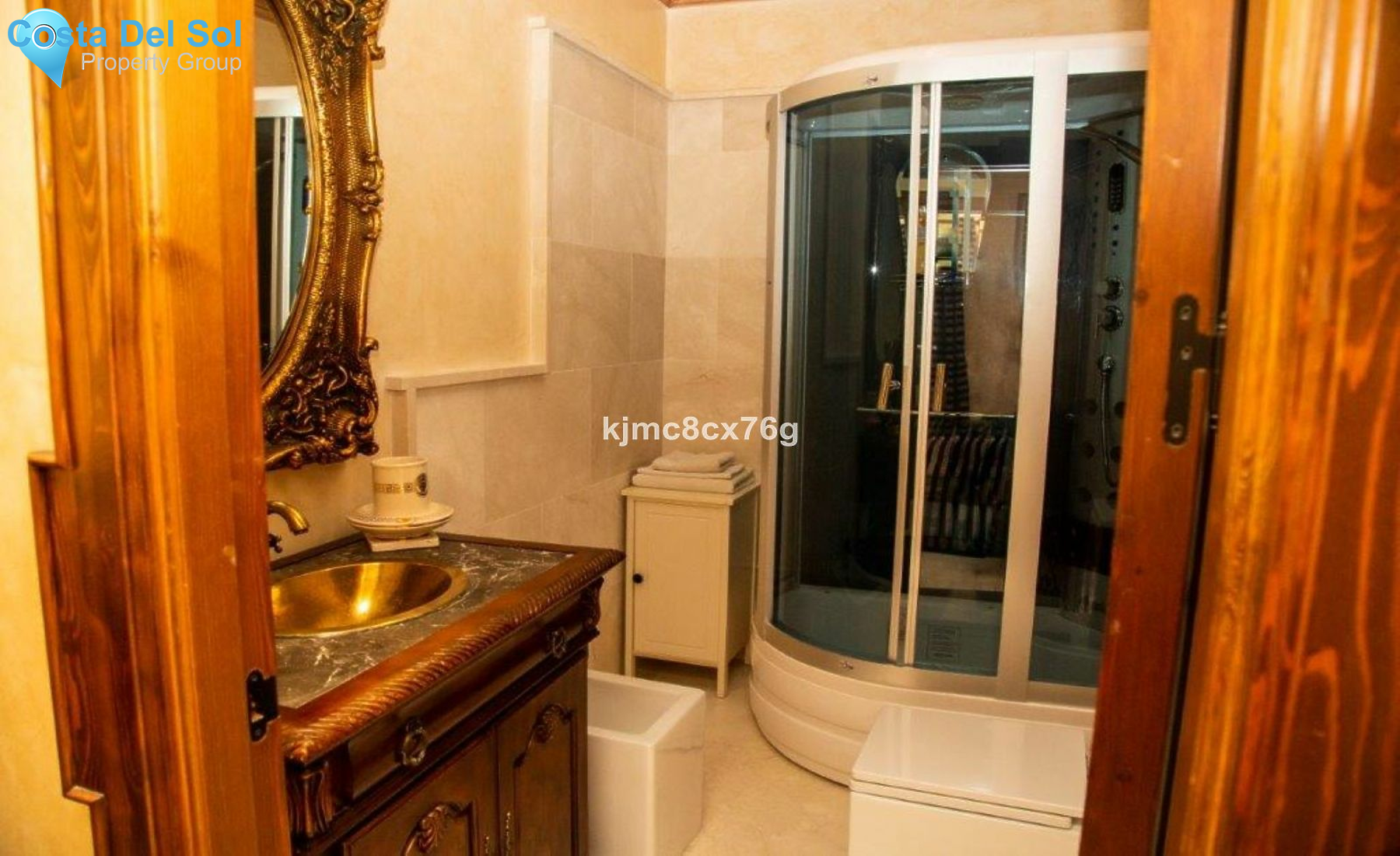 Detached Villa in Nueva Andalucía-1395223