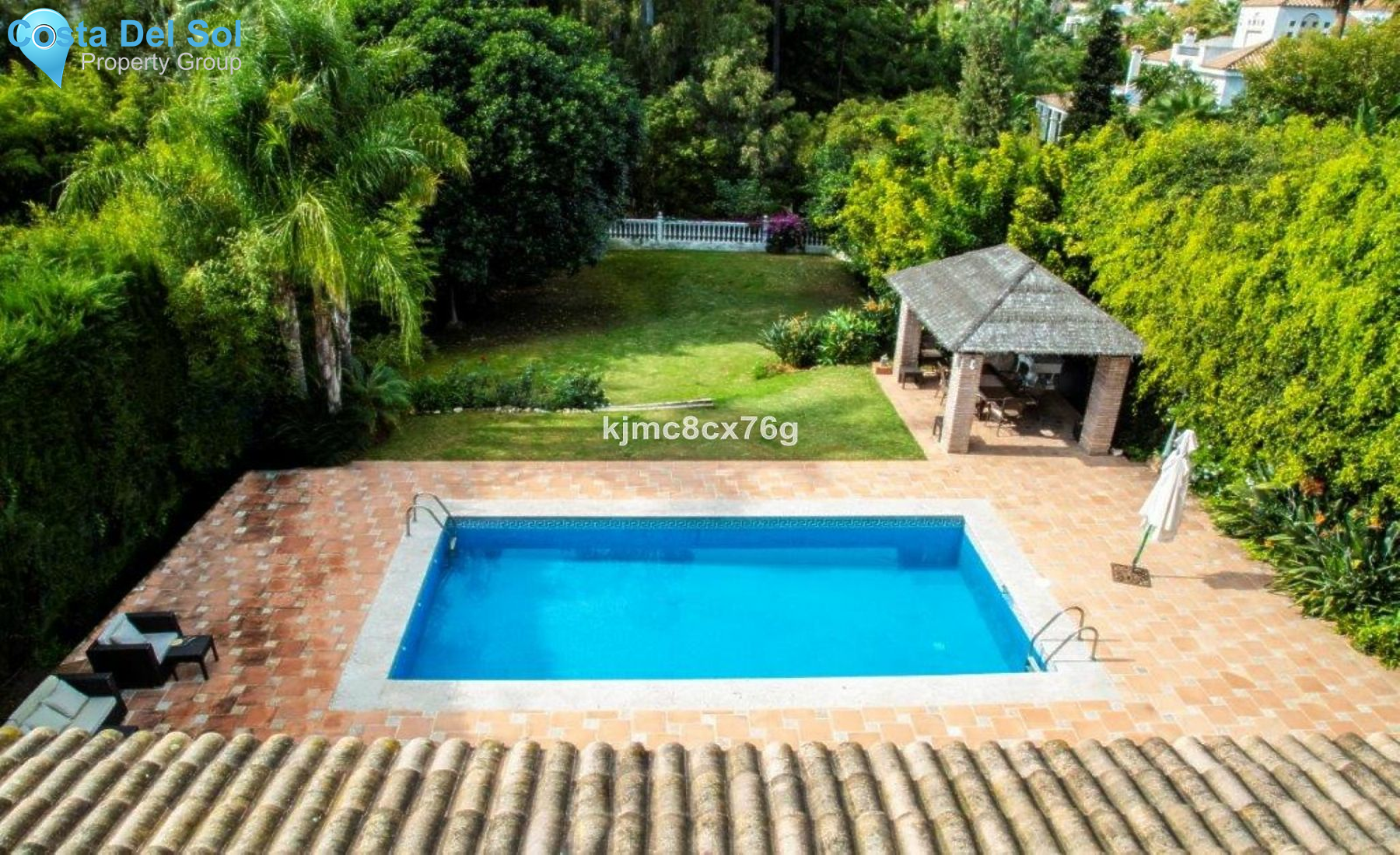 Detached Villa in Nueva Andalucía-1395224